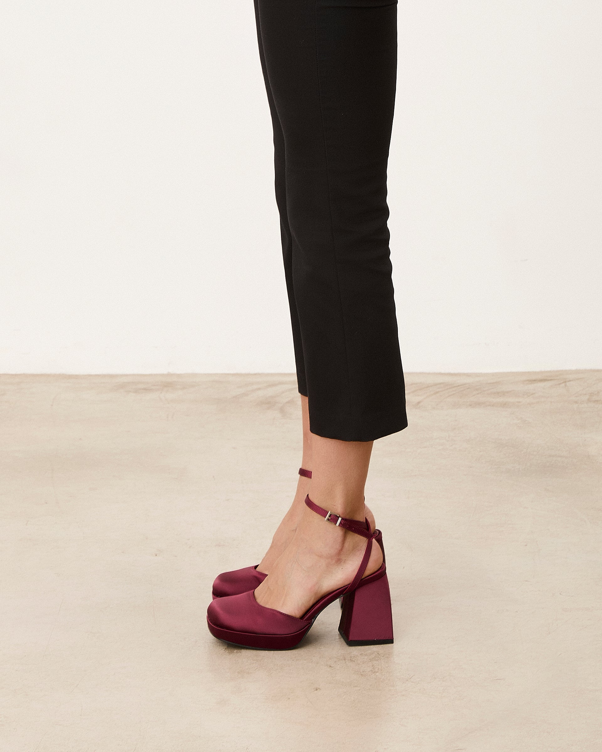 MIM Sandalia de tacón SIRA BURDEOS