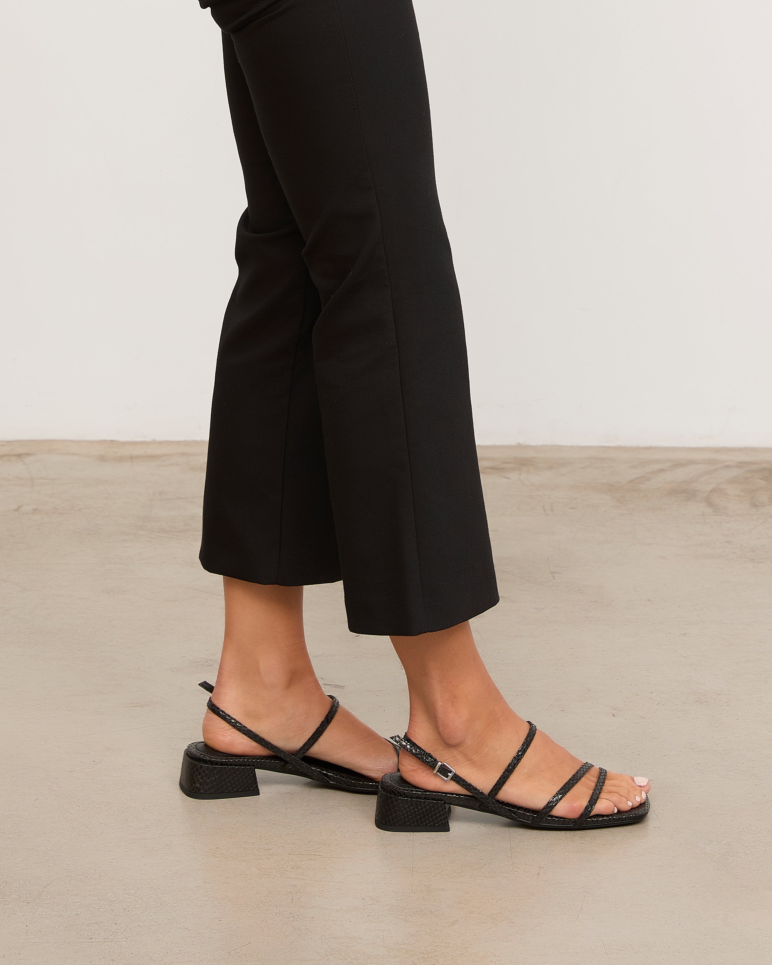 MIM Sandalia plana JIMMI NEGRO SNAKE