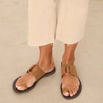 MIM Sandalia plana LOLA CAMEL