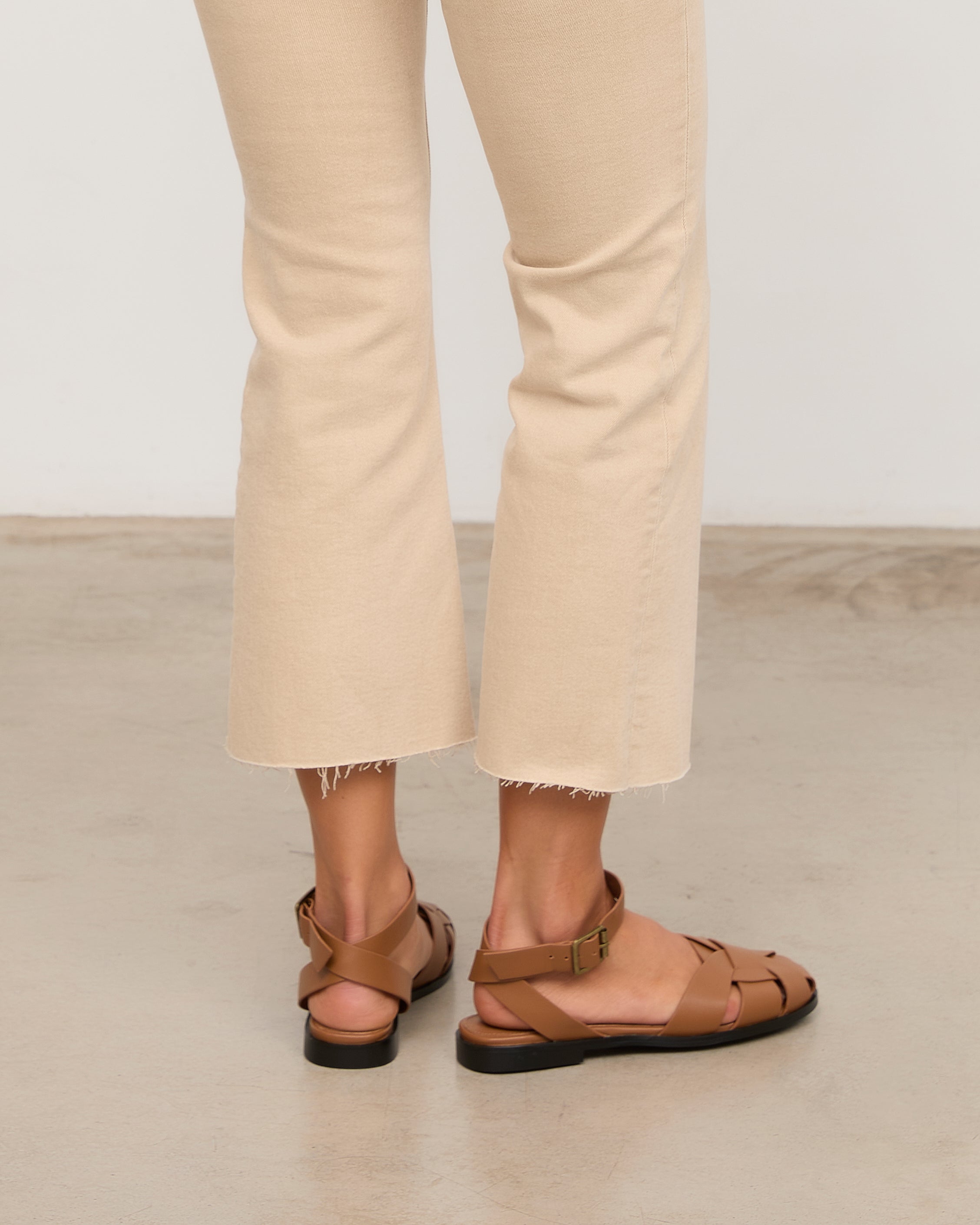 MIM Sandalia plana ODD CAMEL