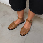 MIM Sandalia plana ODD CAMEL