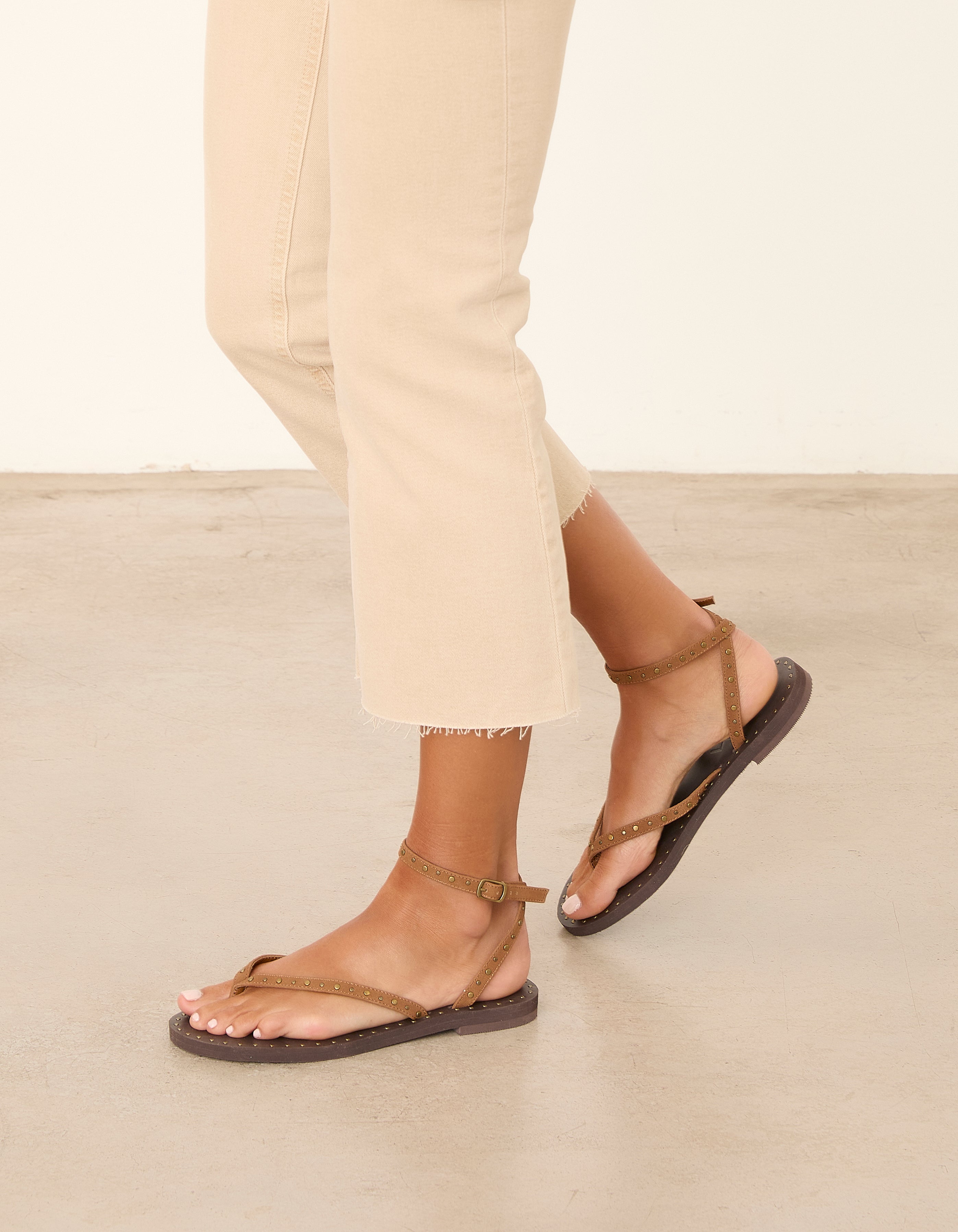 MIM Sandalia plana TEN CAMEL