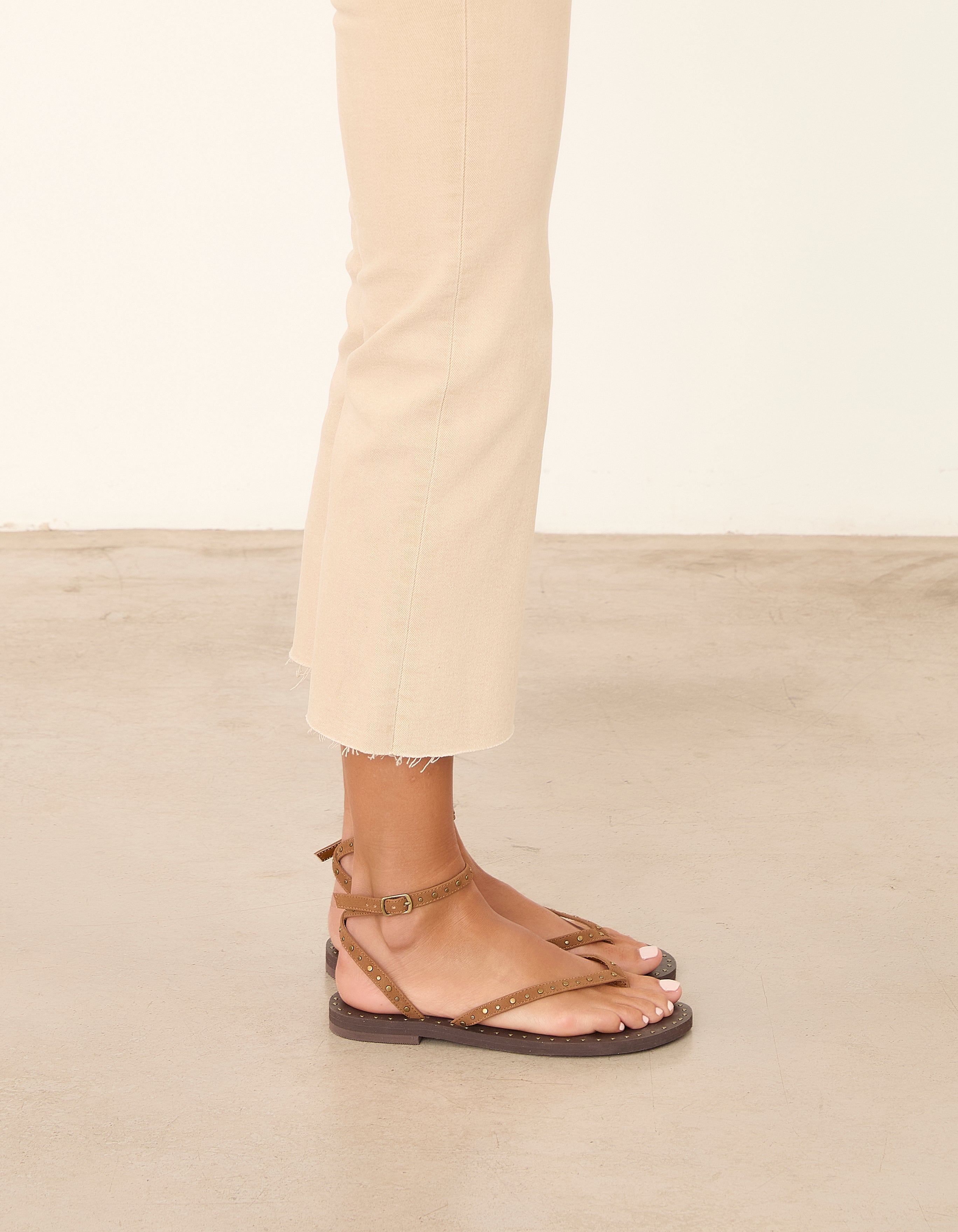 MIM Sandalia plana TEN CAMEL