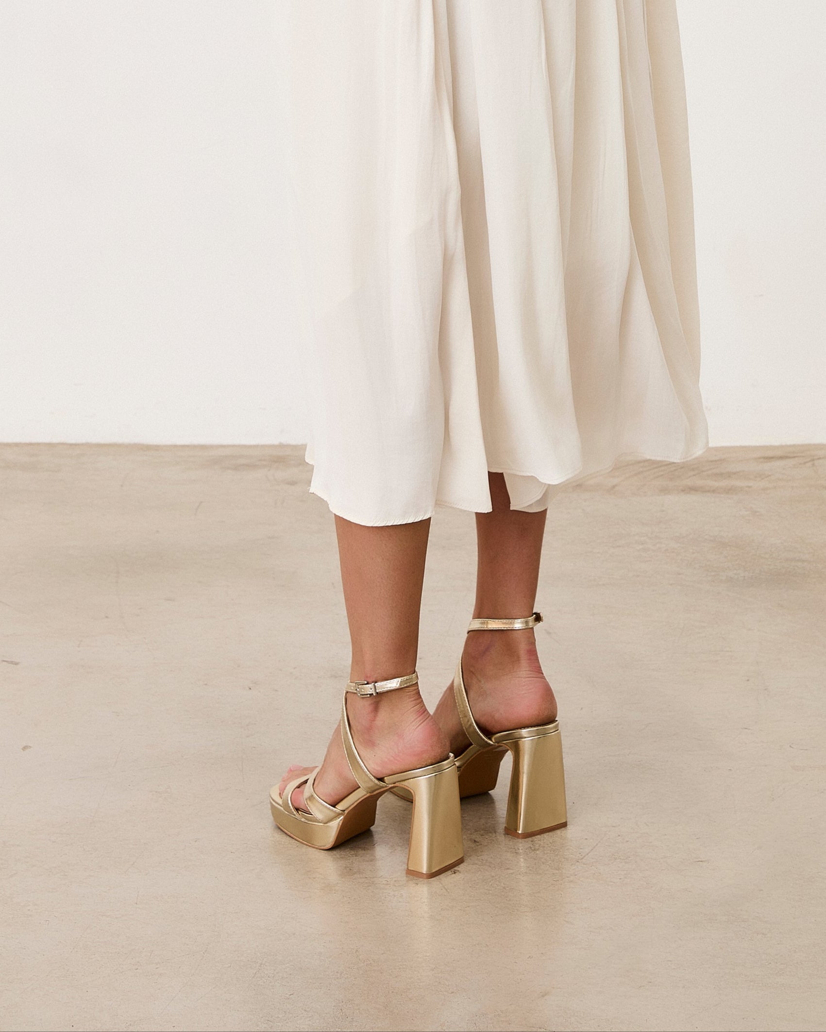 Mim shoes Sandalia de tacón GERY DORADO