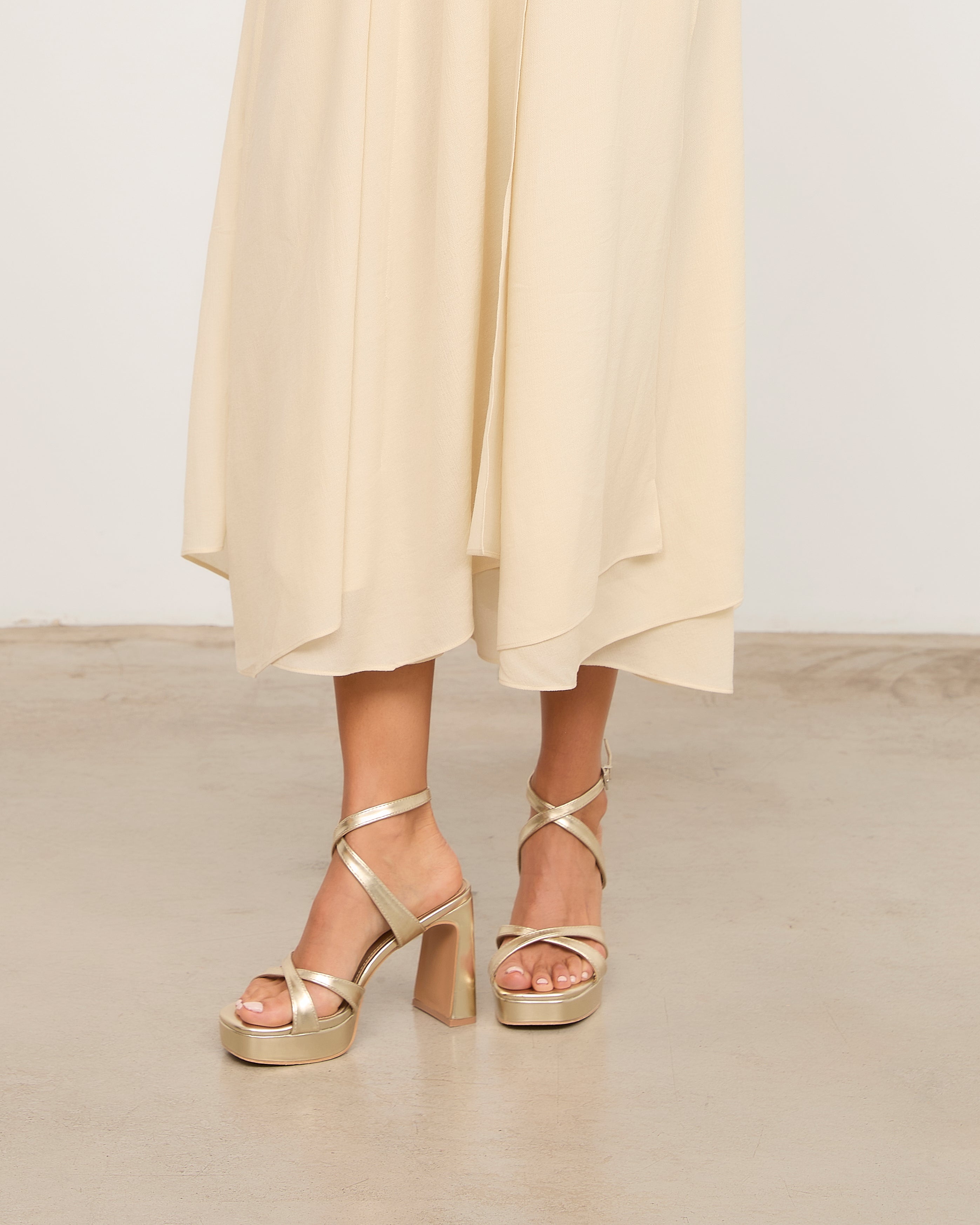 Mim shoes Sandalia de tacón GERY DORADO