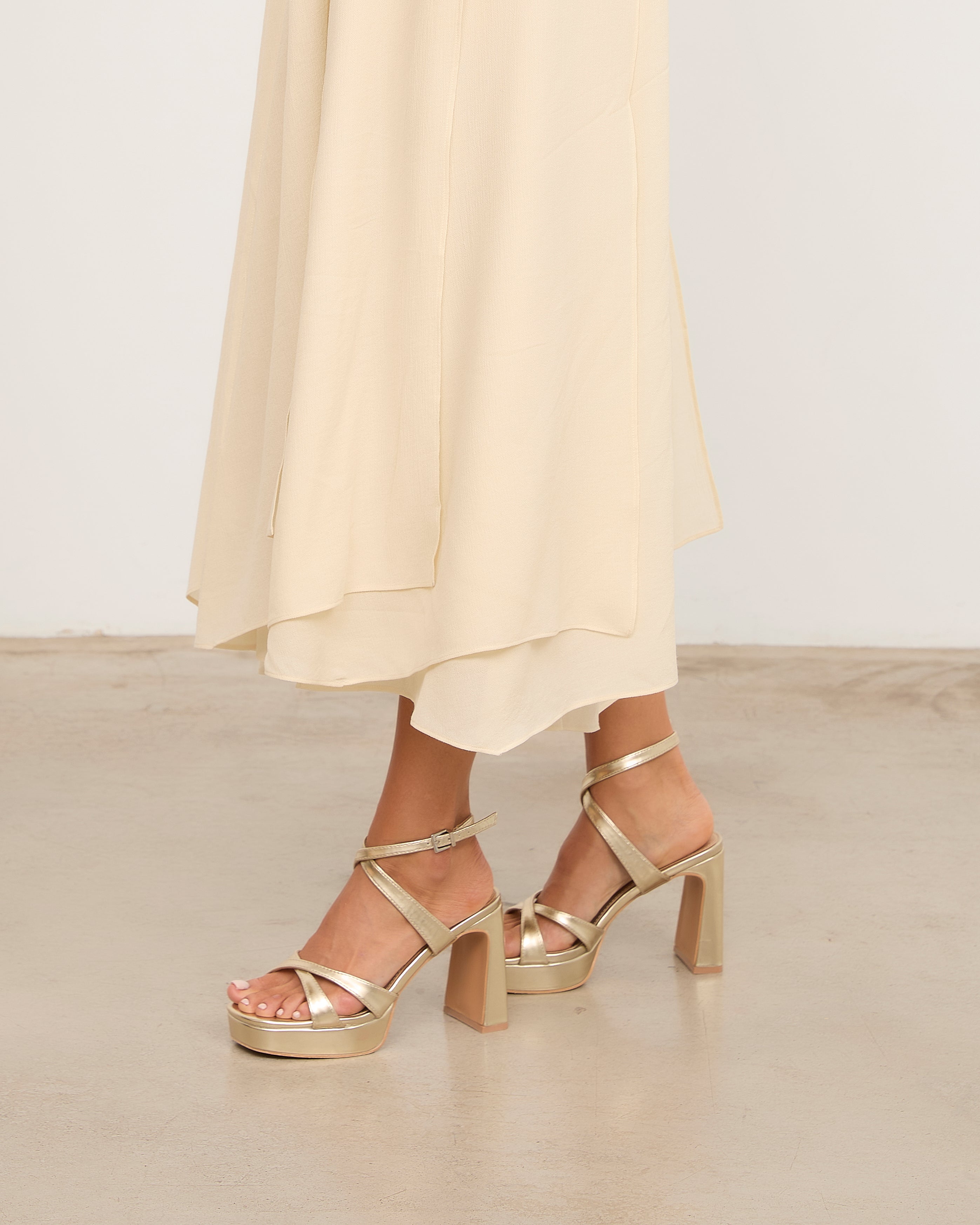 Mim shoes Sandalia de tacón GERY DORADO