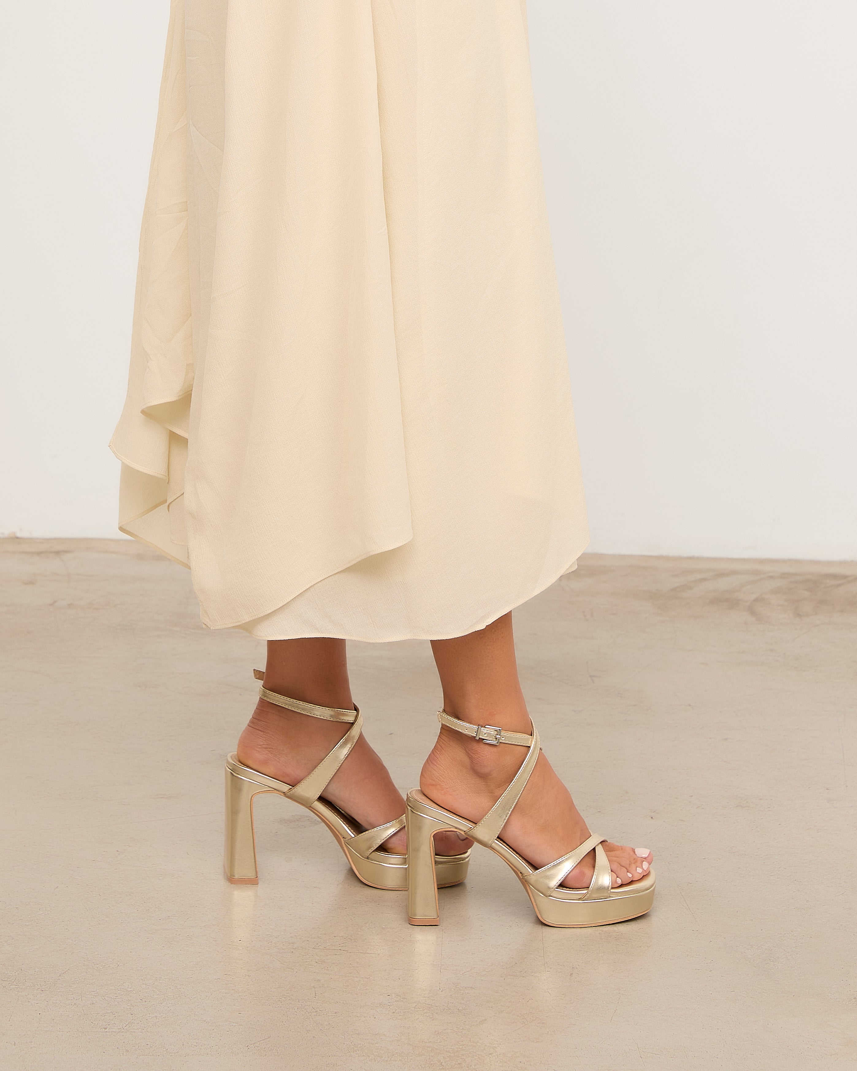 Mim shoes Sandalia de tacón GERY DORADO