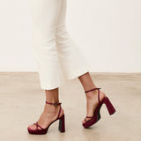 Mim shoes Sandalia de tacón GRETA BURDEOS SATIN