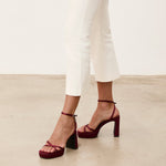 Mim shoes Sandalia de tacón GRETA BURDEOS SATIN