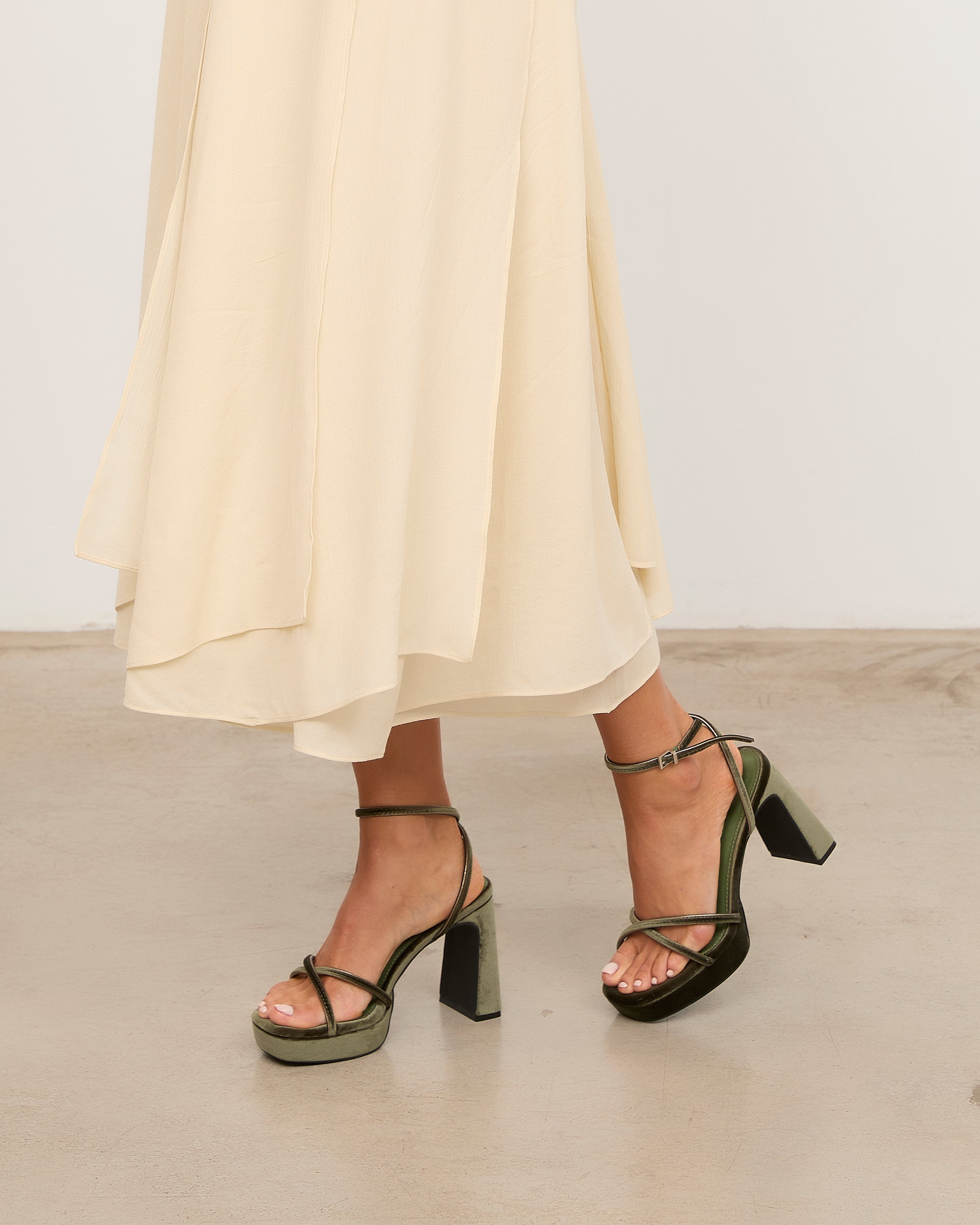 Mim shoes Sandalia de tacón GRETA VERDE VELVET