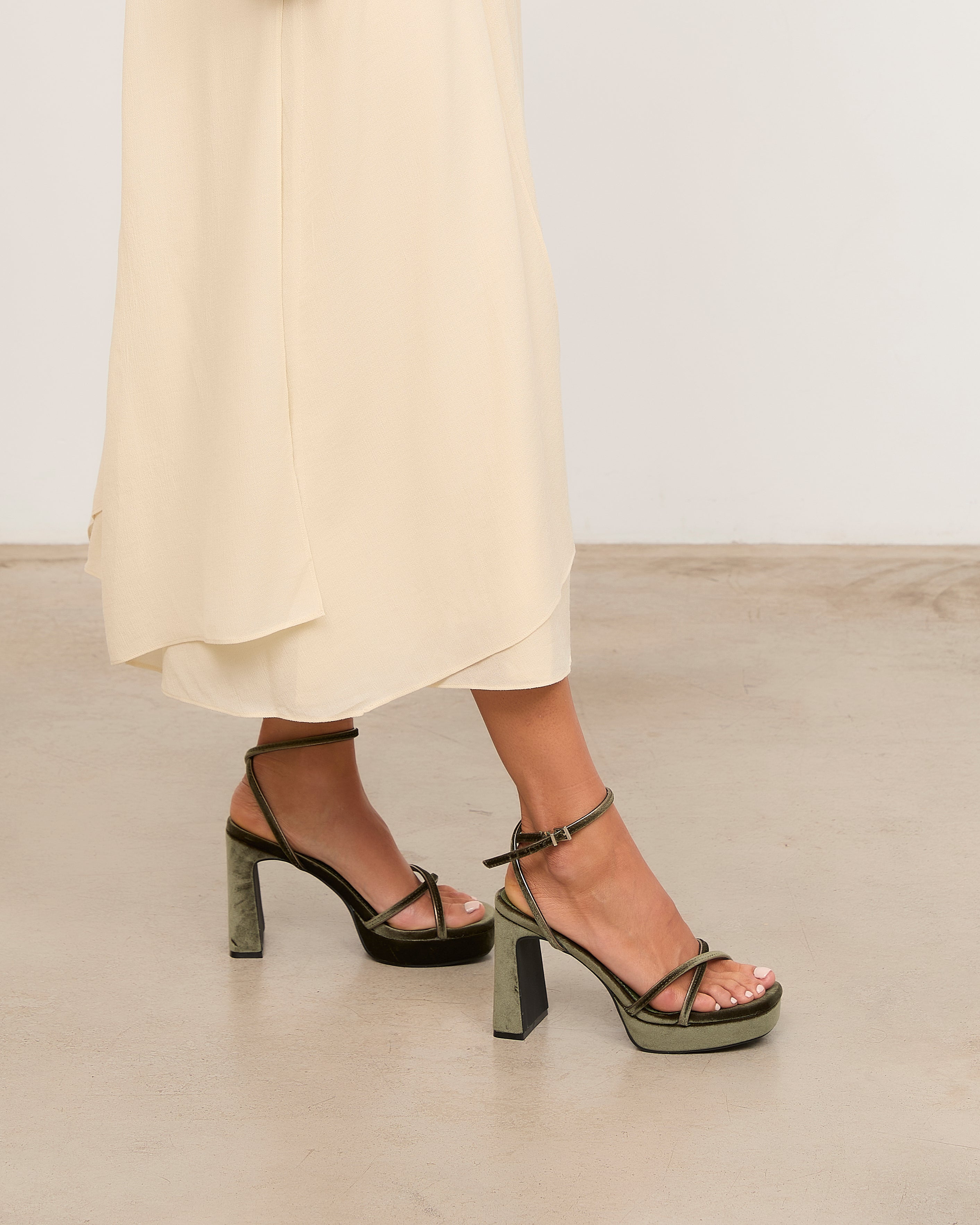 Mim shoes Sandalia de tacón GRETA VERDE VELVET