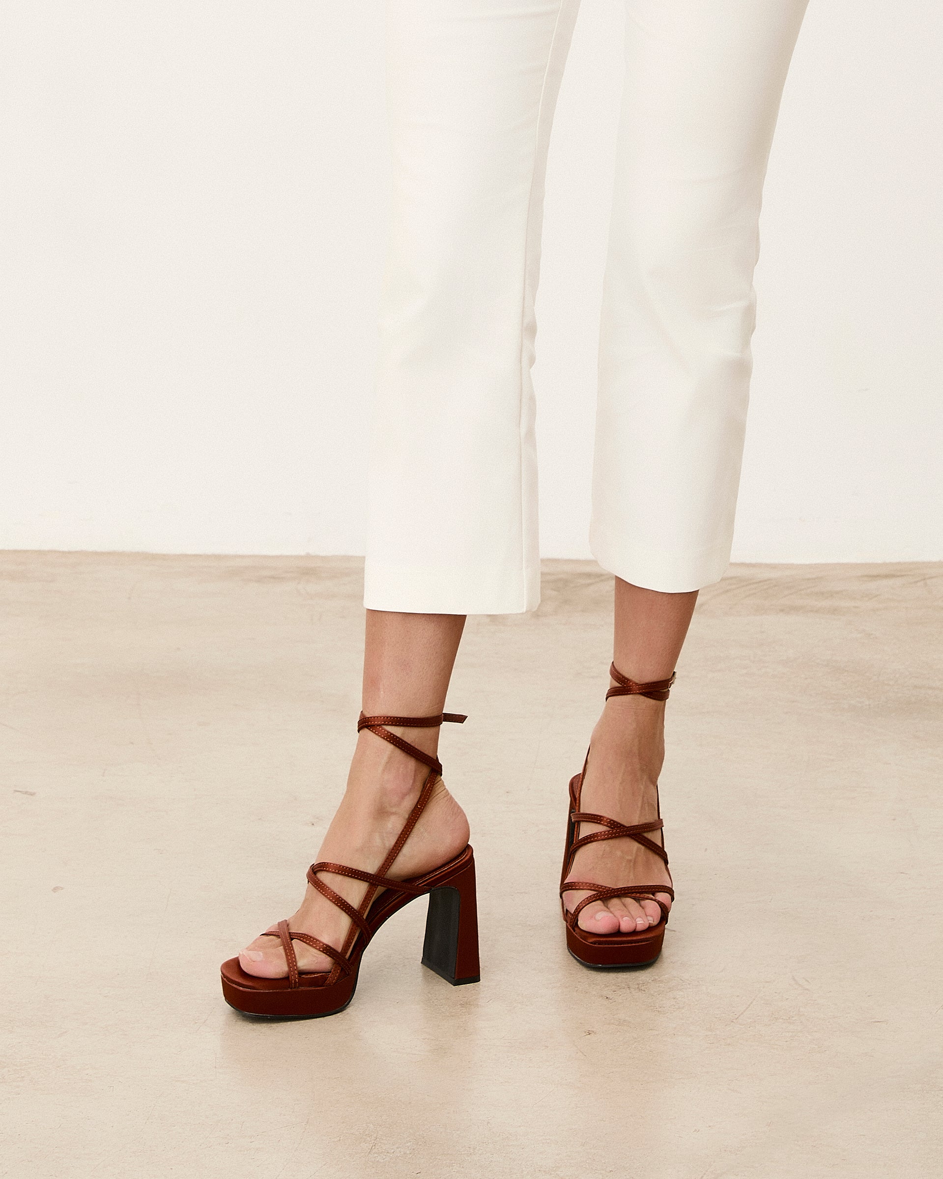 Mim shoes Sandalia de tacón NORI BRONCE