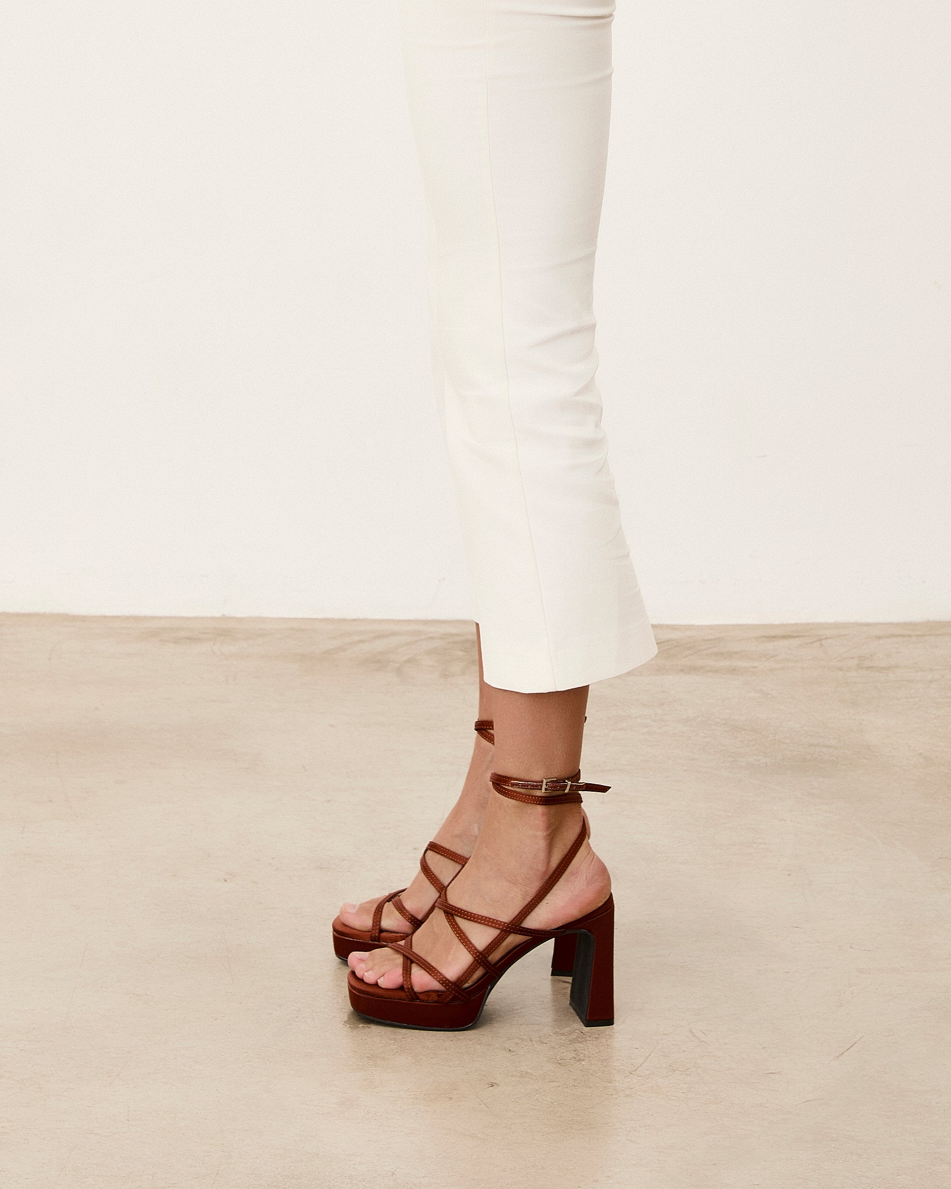 Mim shoes Sandalia de tacón NORI BRONCE