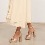 Mim shoes Sandalia de tacón OFE DORADO