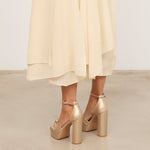 Mim shoes Sandalia de tacón OFE DORADO