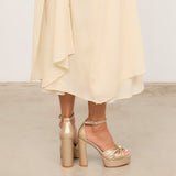 Mim shoes Sandalia de tacón OFE DORADO