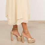 Mim shoes Sandalia de tacón OFE DORADO