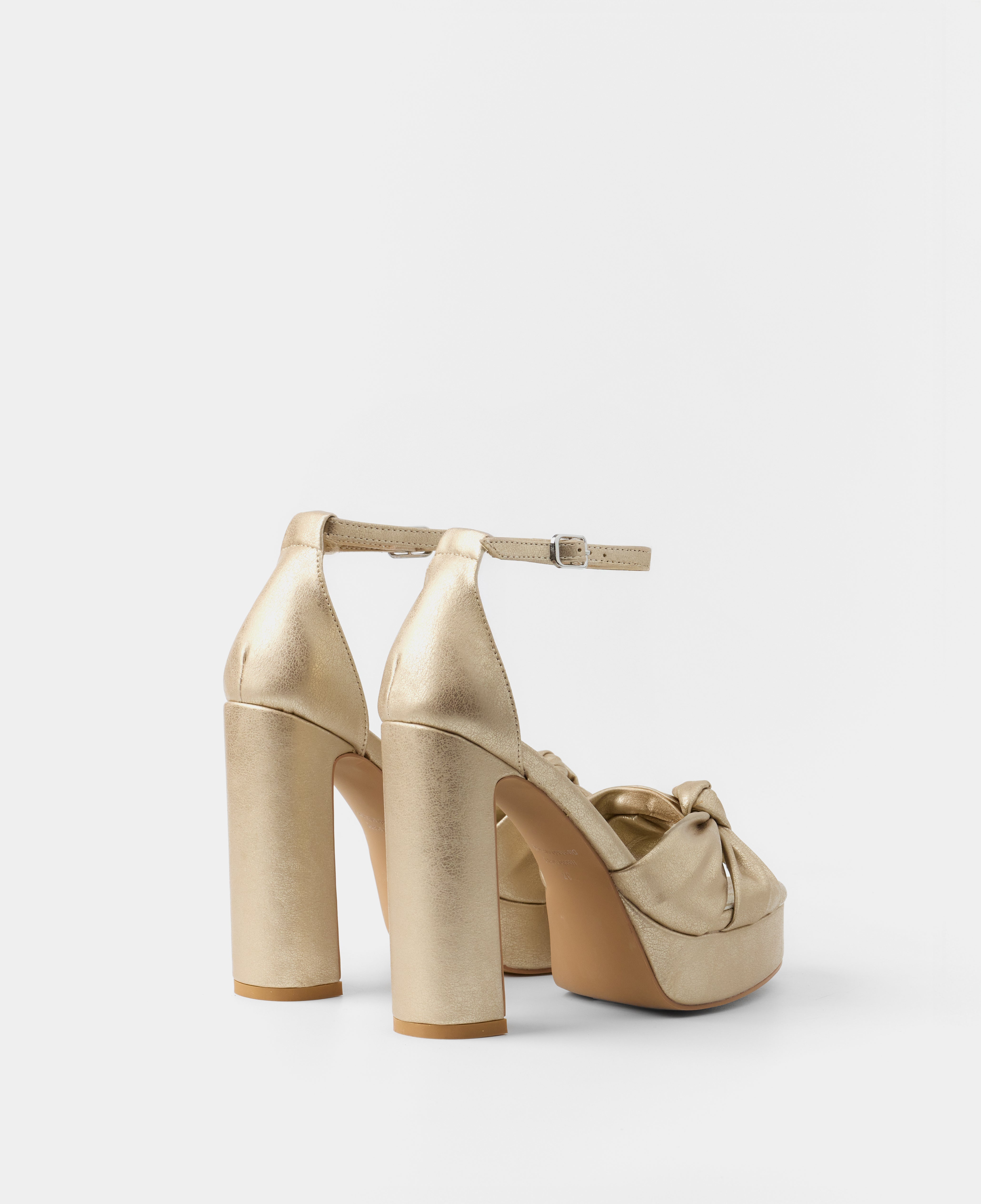 Mim shoes Sandalia de tacón OFE DORADO