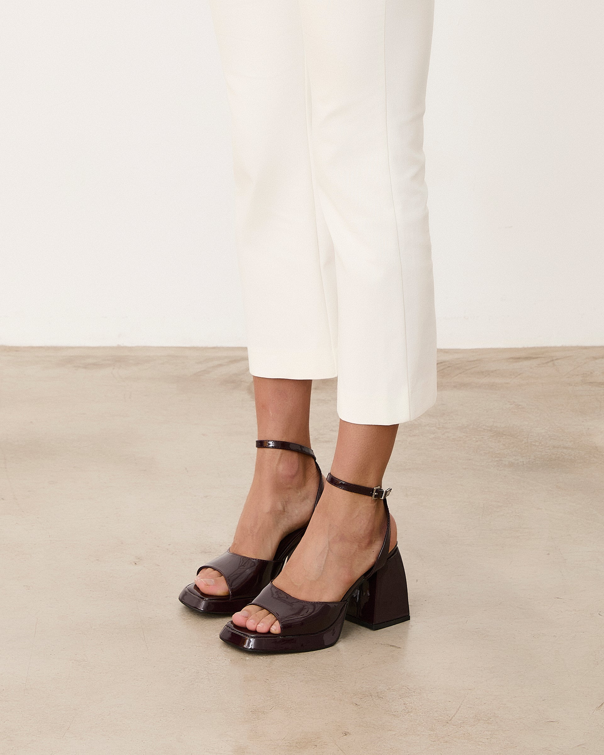 Mim shoes Sandalia de tacón SAIK BURDEOS