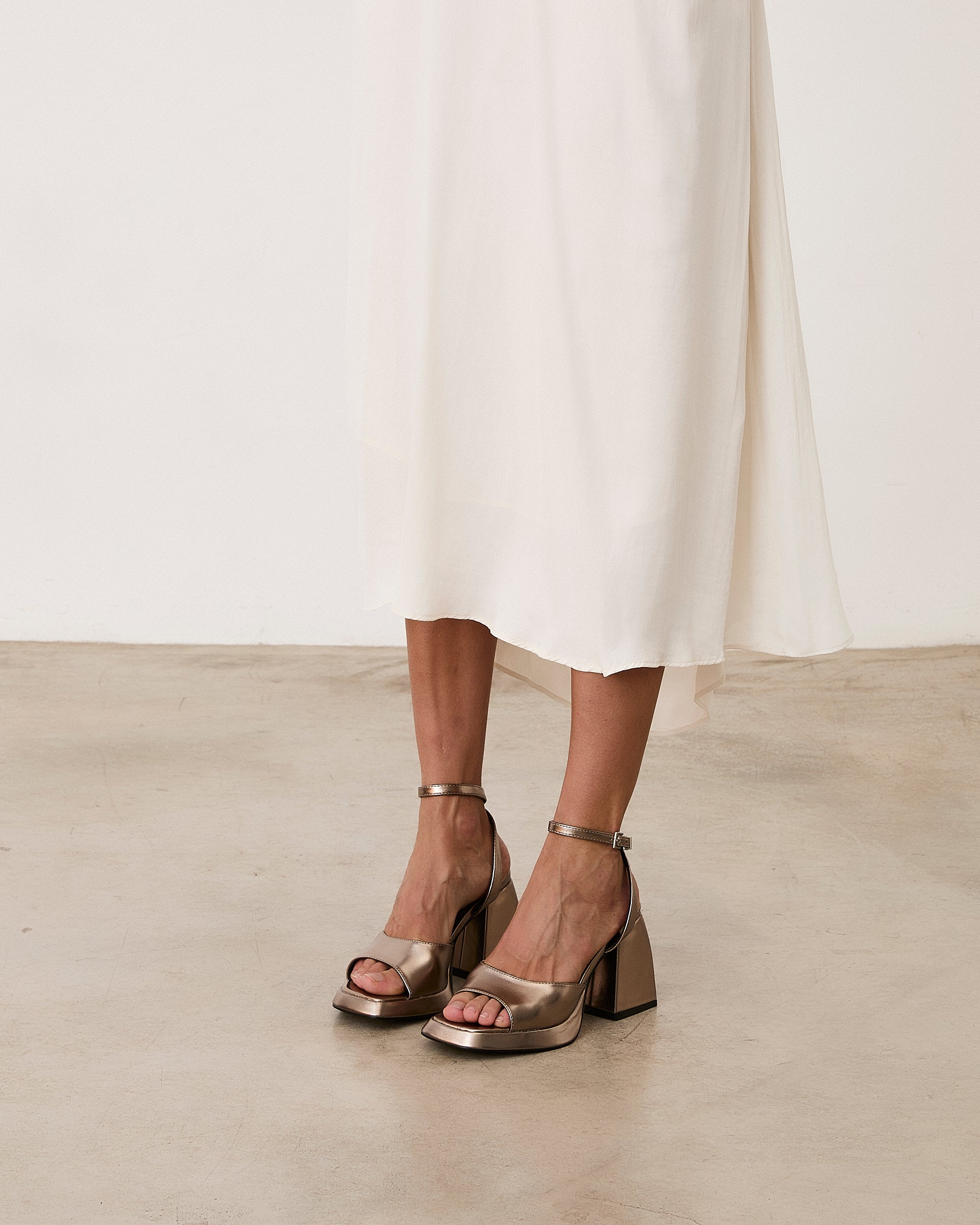 Mim shoes Sandalia de tacón SAIK METALIZADO