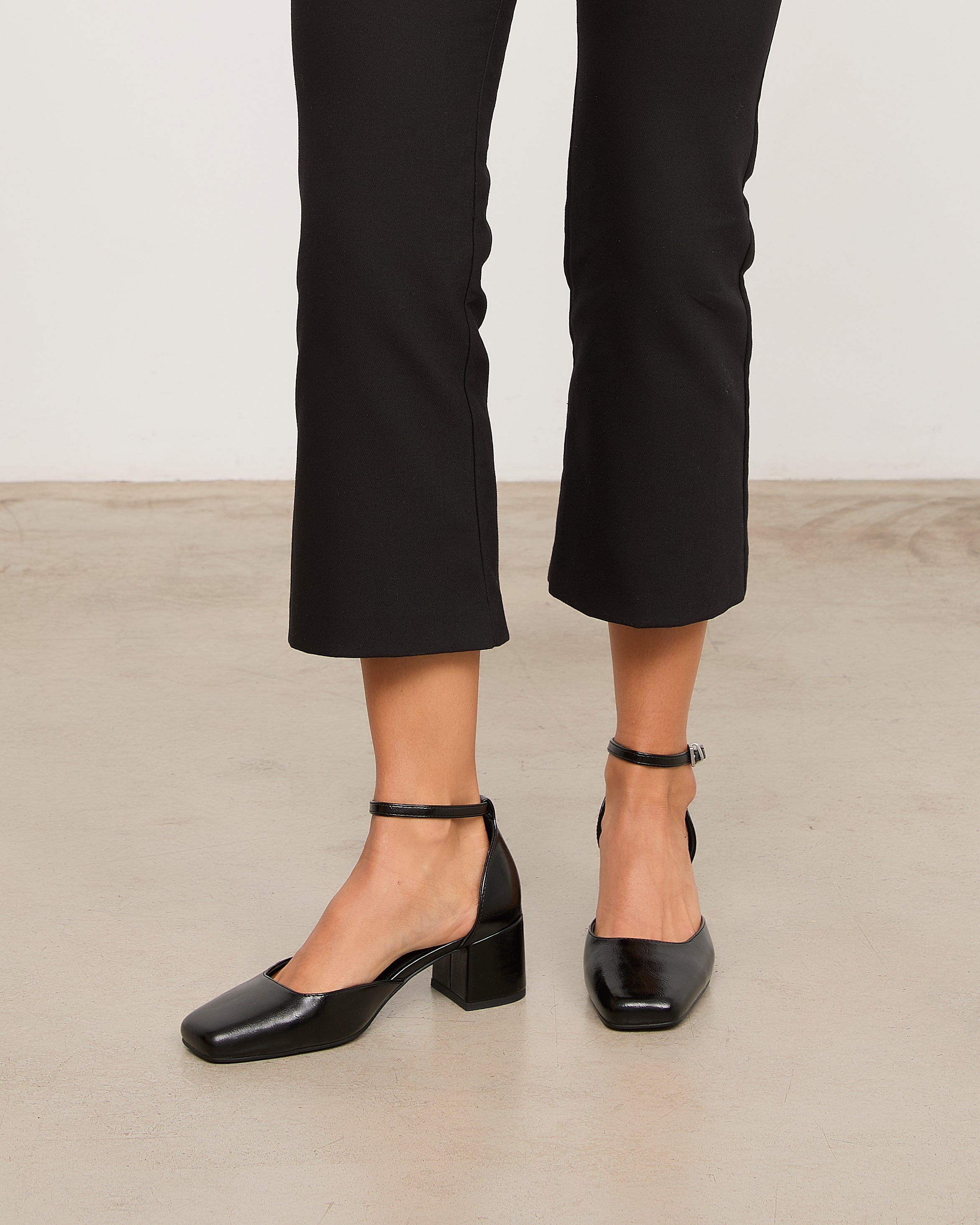 Mim shoes Tacón Cerrado AMBER NEGRO