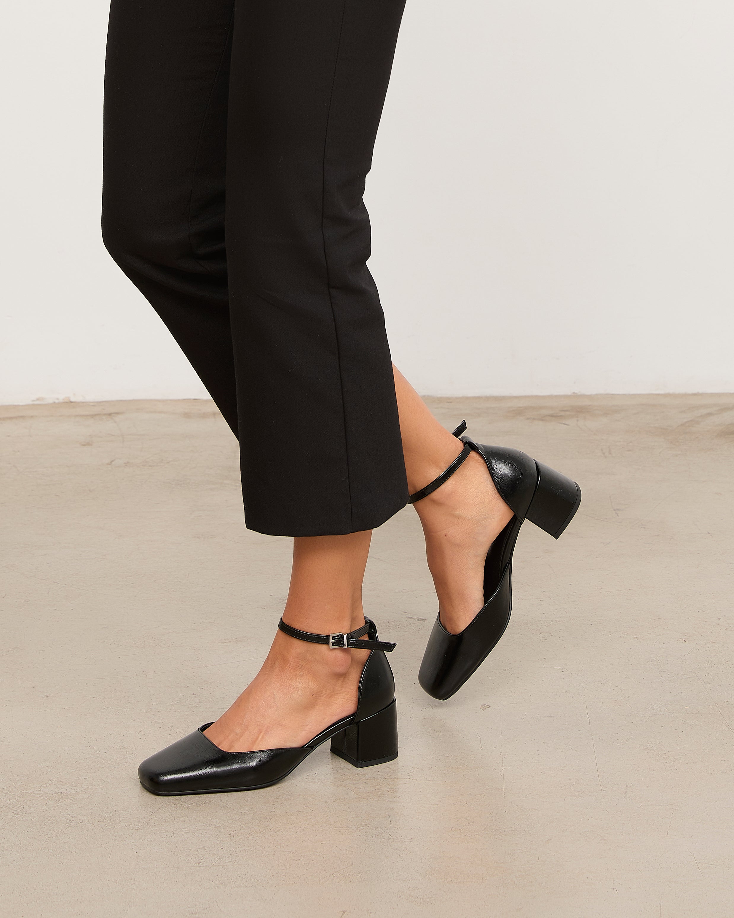 Mim shoes Tacón Cerrado AMBER NEGRO