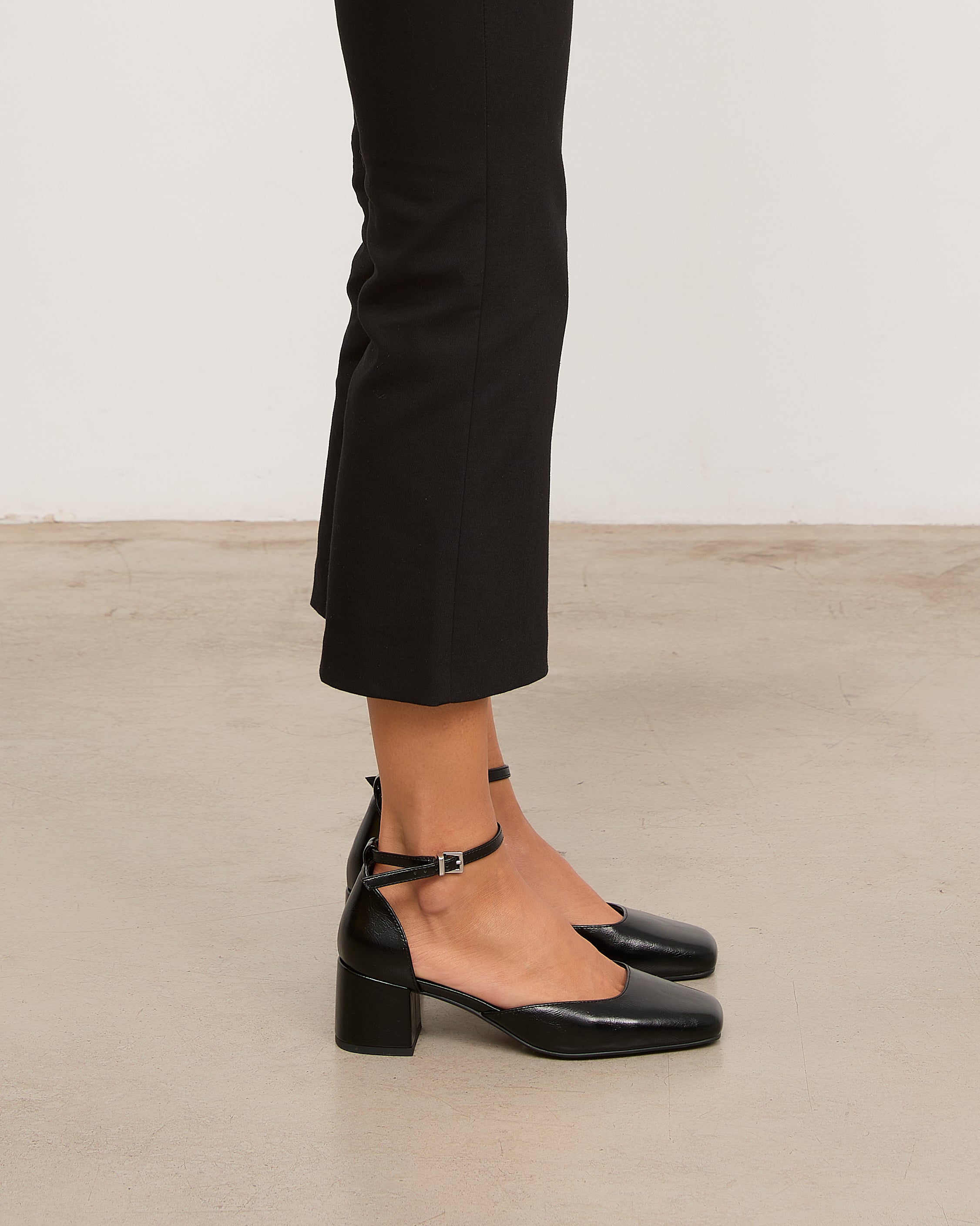 Mim shoes Tacón Cerrado AMBER NEGRO