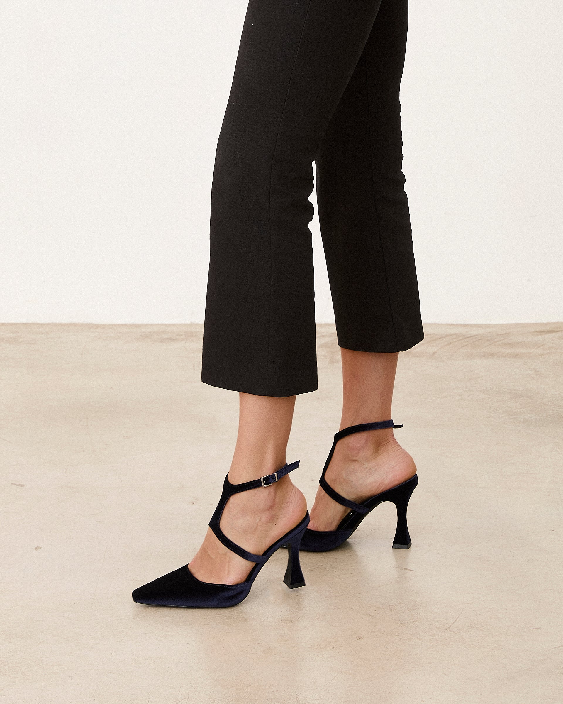 Mim shoes Tacón cerrado DANIELLE AZUL MARINO VELVET