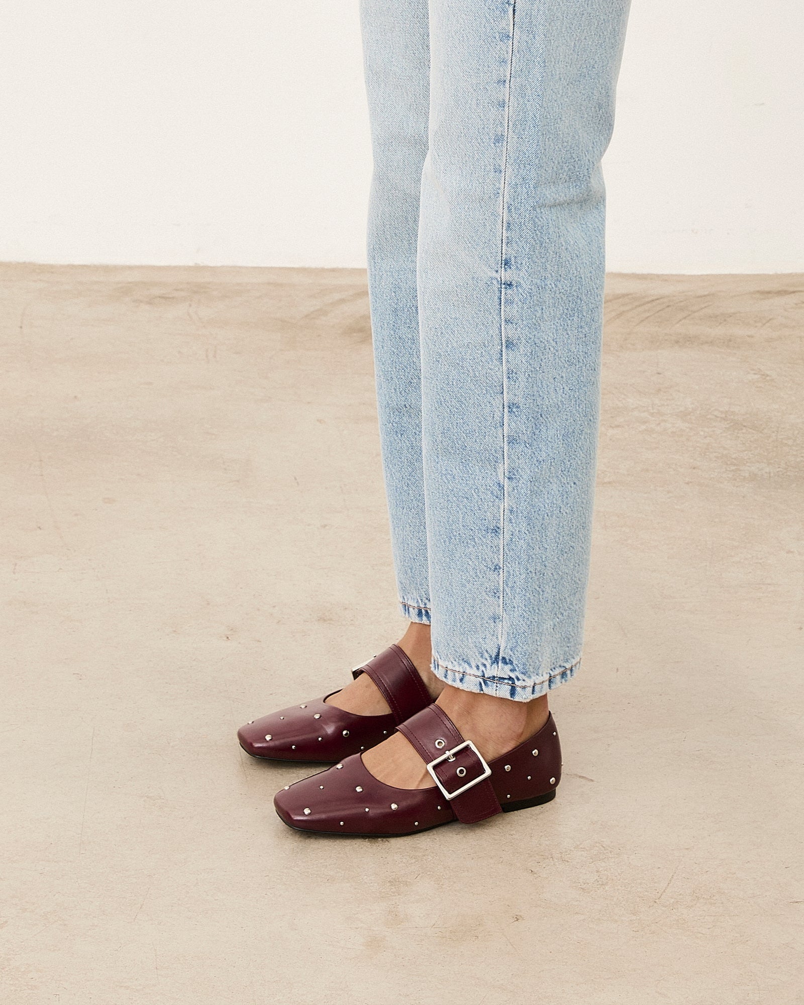 Mim shoes Zapato plano DOVI BURDEOS TACHAS