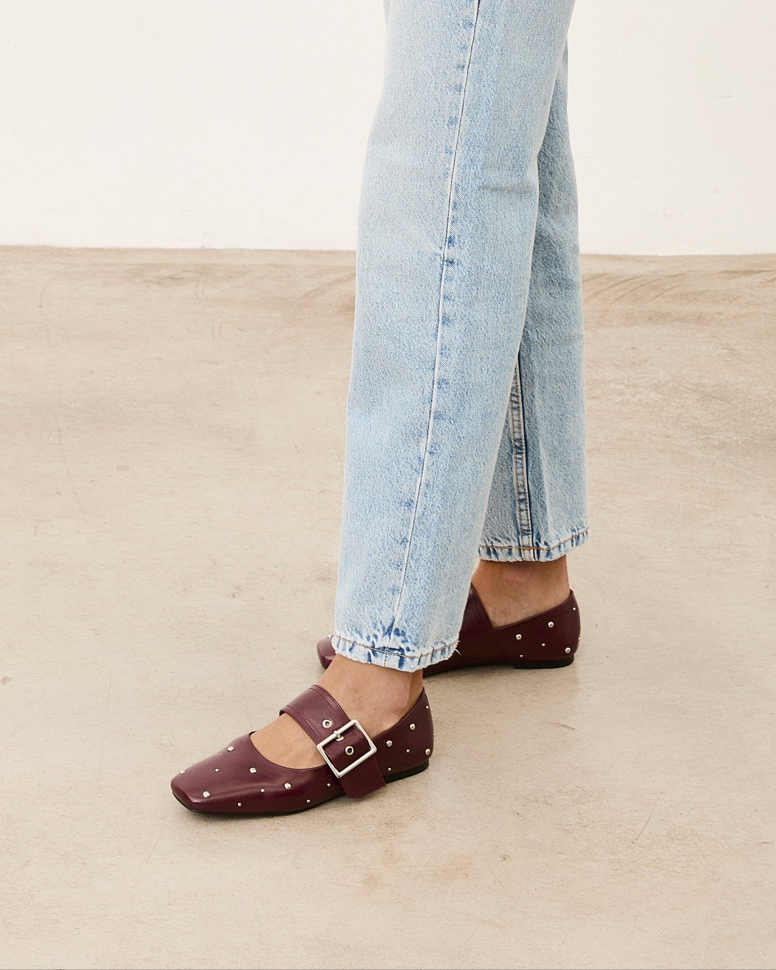 Mim shoes Zapato plano DOVI BURDEOS TACHAS