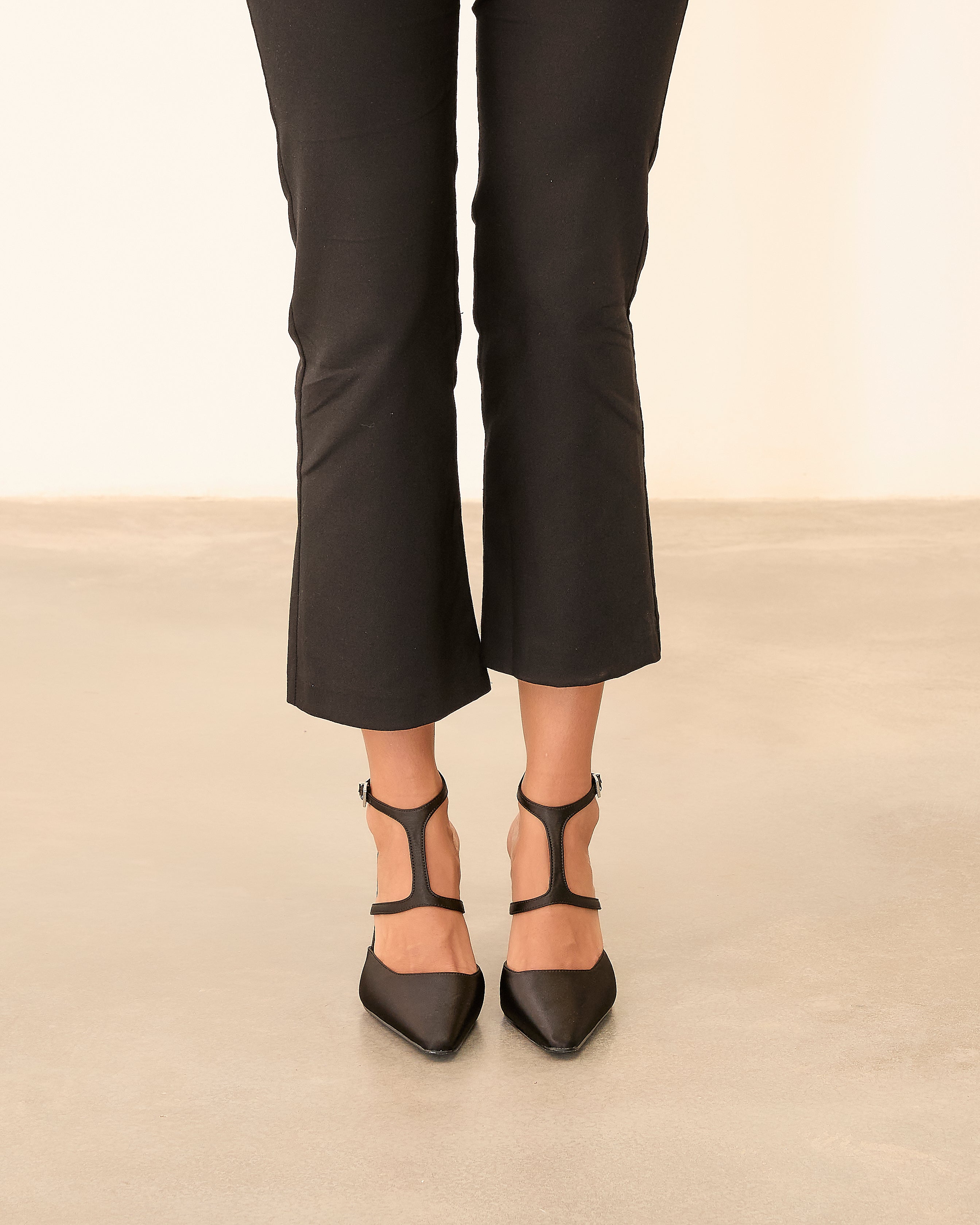 MIM Tacón Cerrado DANIELLE NEGRO SATIN