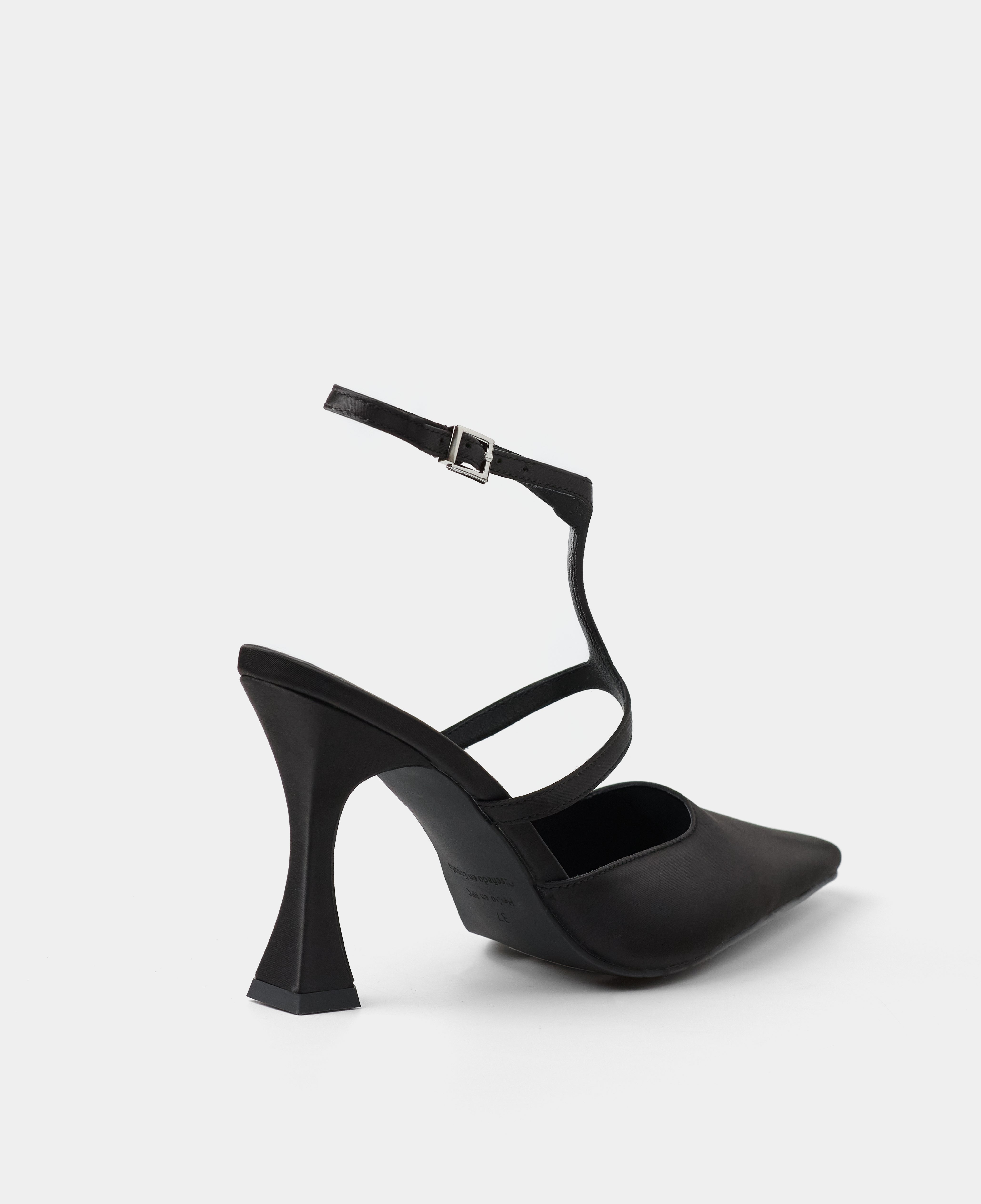 MIM Tacón Cerrado DANIELLE NEGRO SATIN
