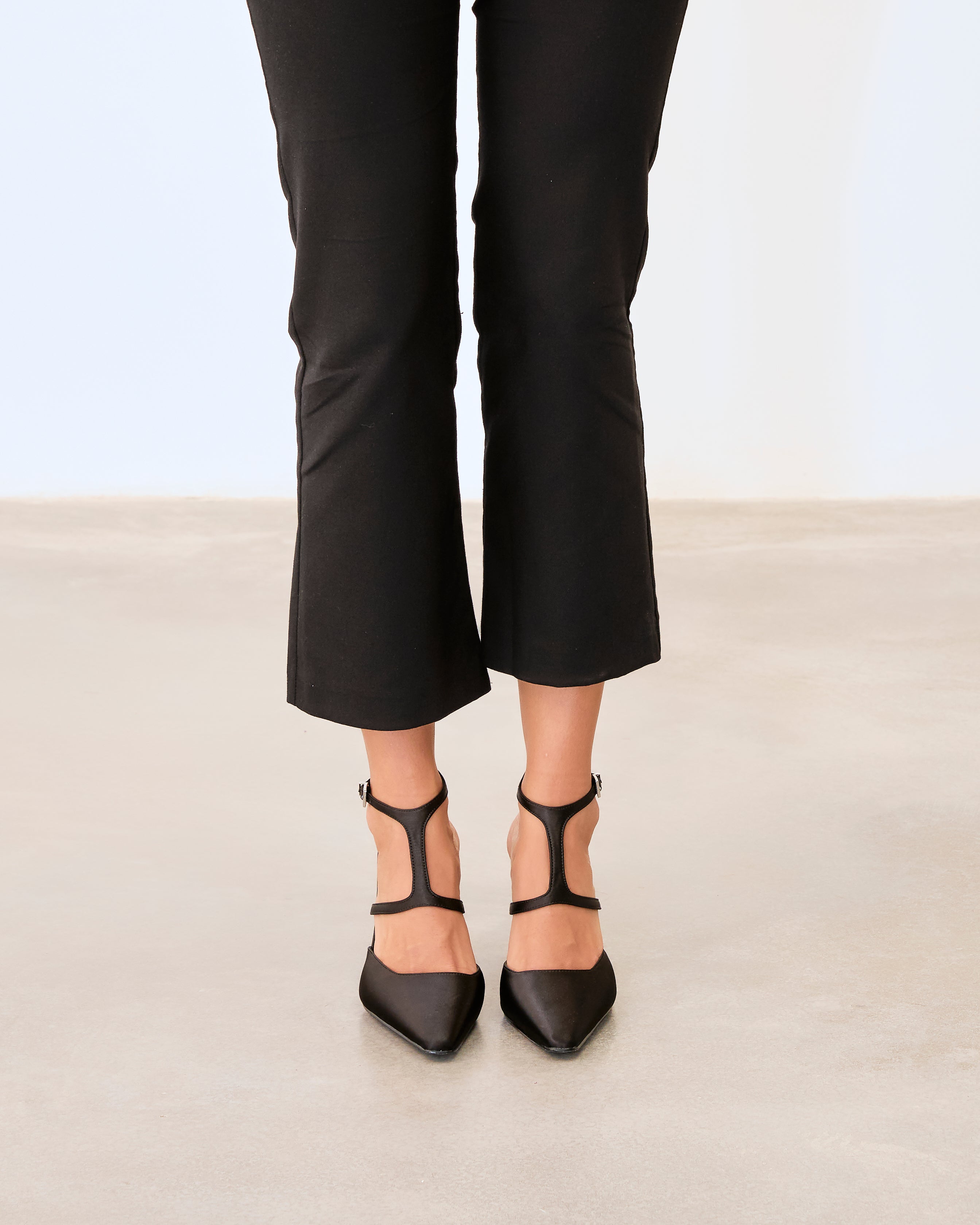 MIM Tacón Cerrado DANIELLE NEGRO SATIN