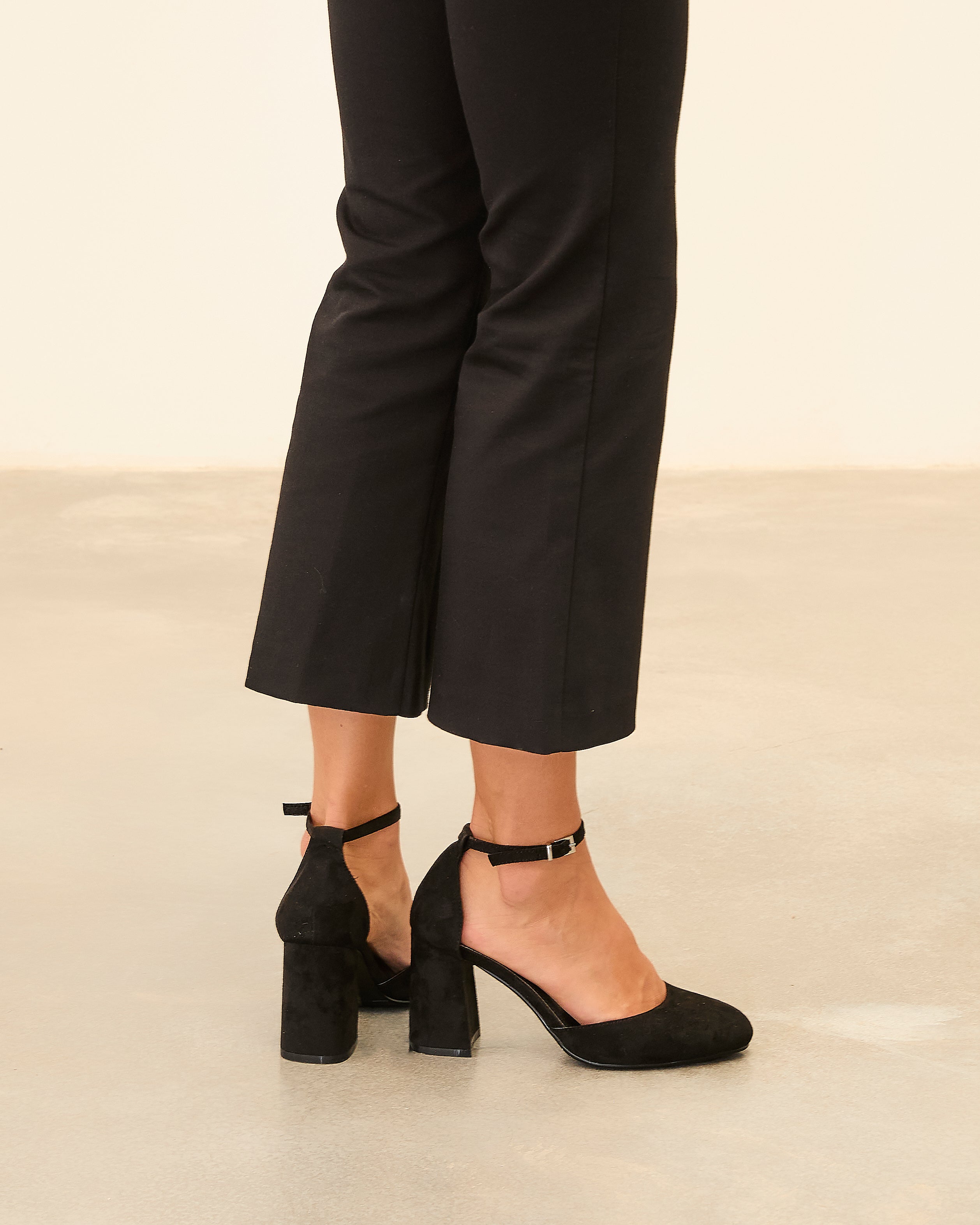 MIM Tacón Cerrado LU NEGRO SUEDE