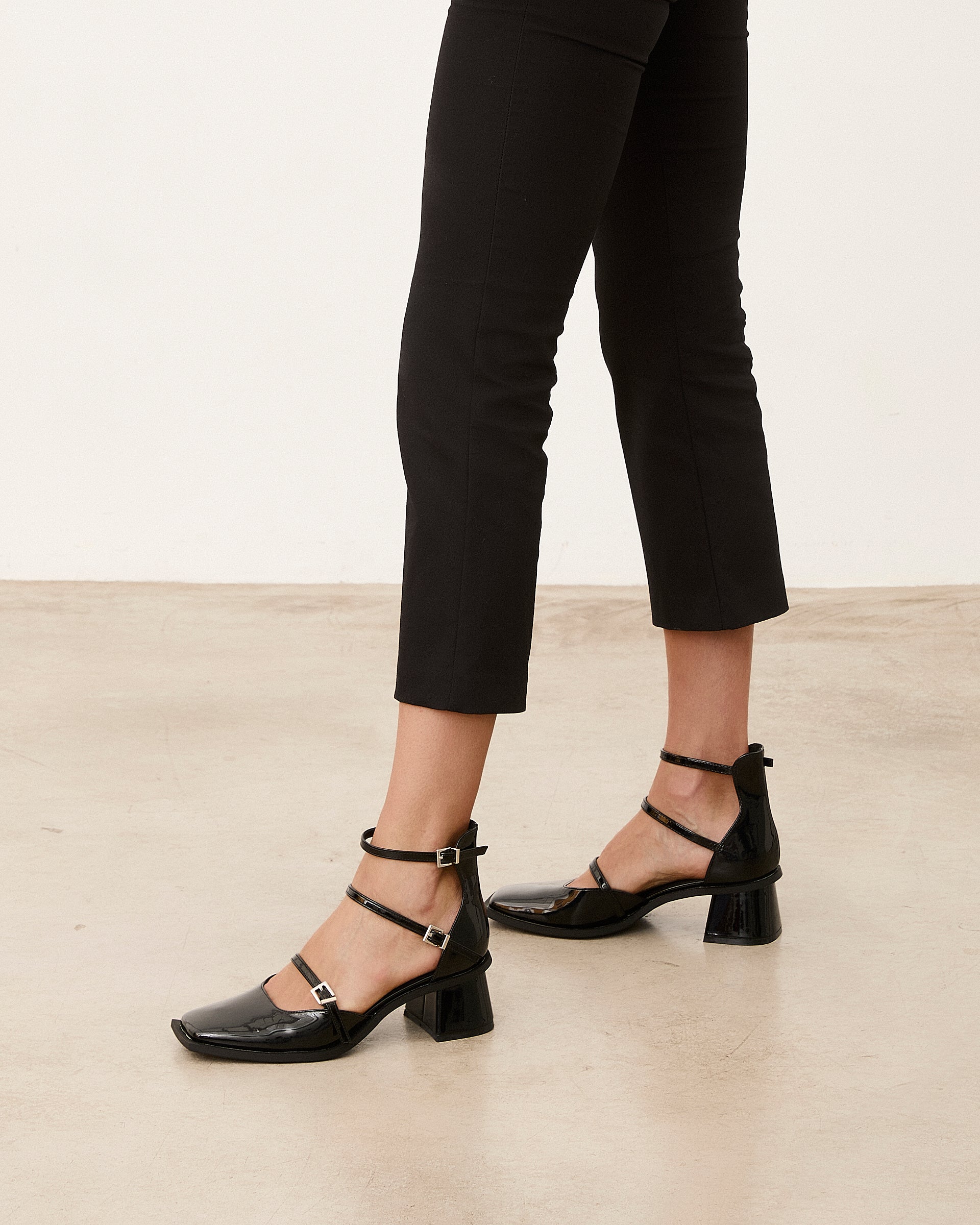 MIM Tacón cerrado PALY NEGRO