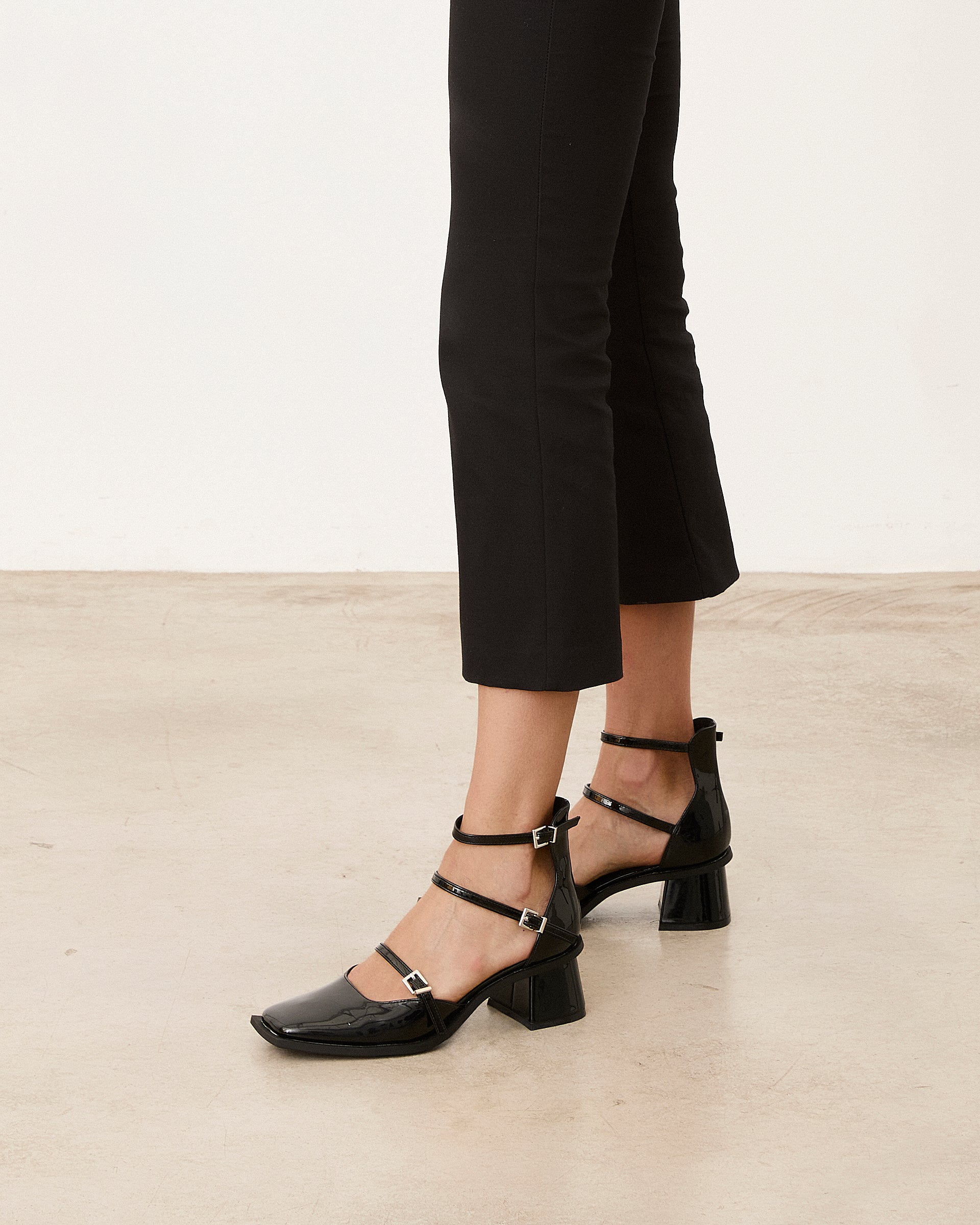 MIM Tacón cerrado PALY NEGRO