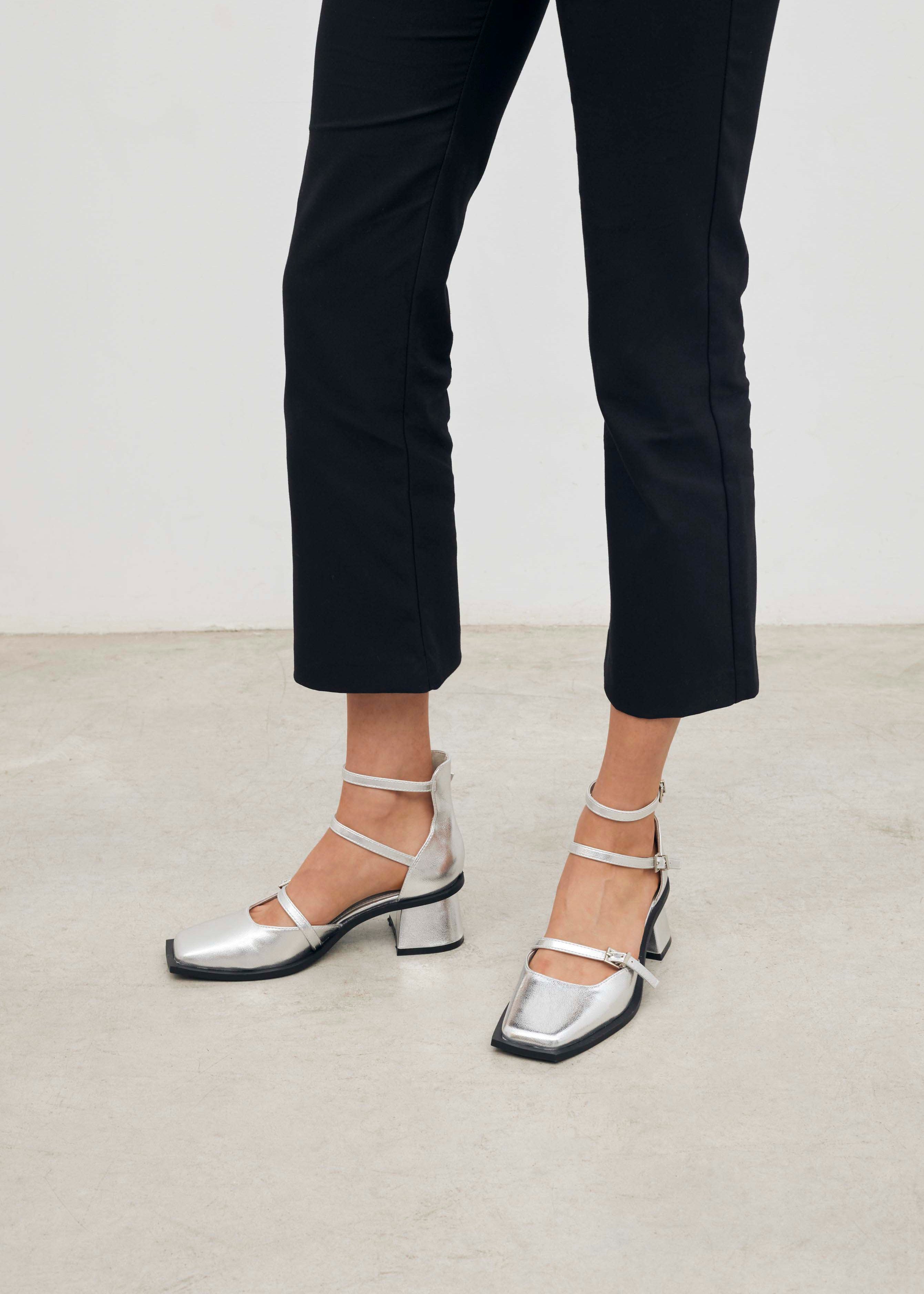 MIM Tacón cerrado PALY PLATA