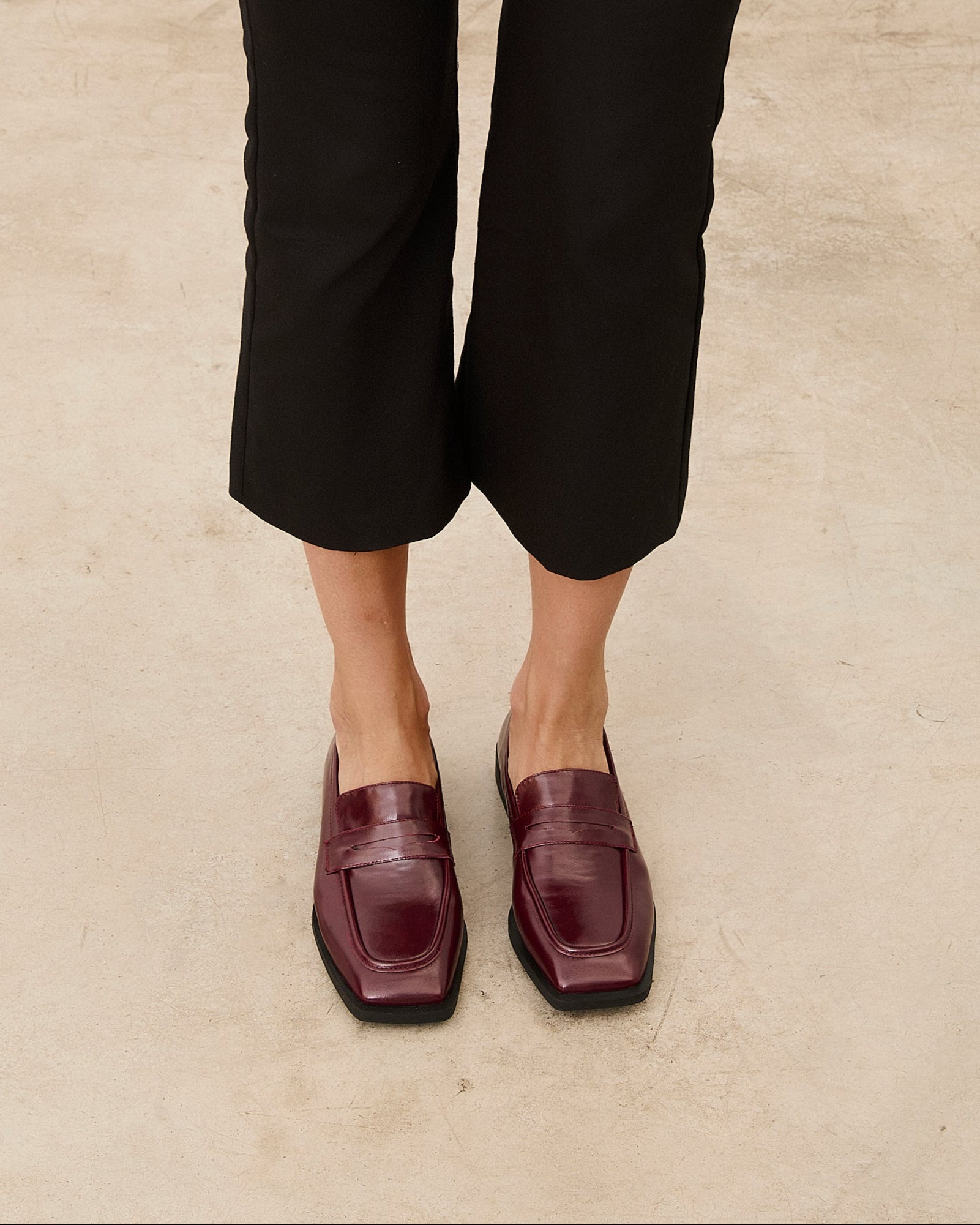 MIM Tacón cerrado ROGER ROJO