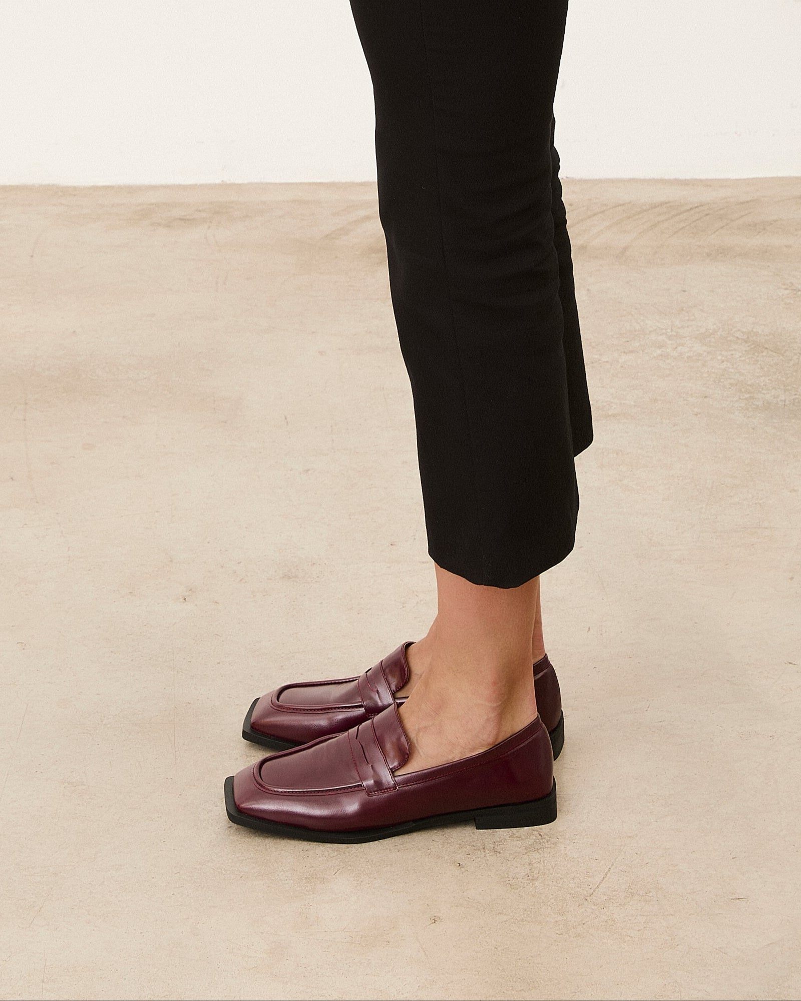 MIM Tacón cerrado ROGER ROJO