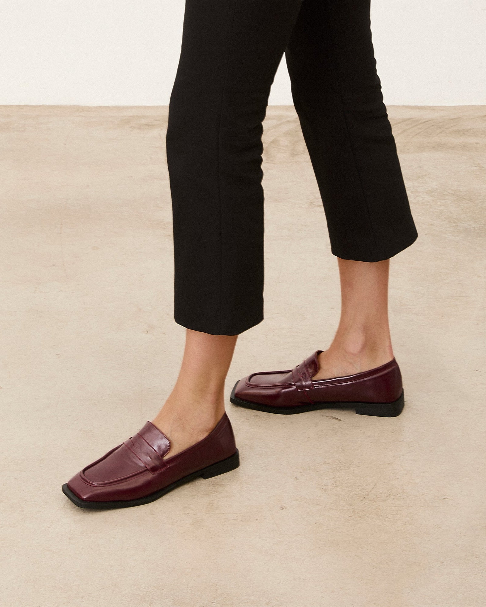 MIM Tacón cerrado ROGER ROJO