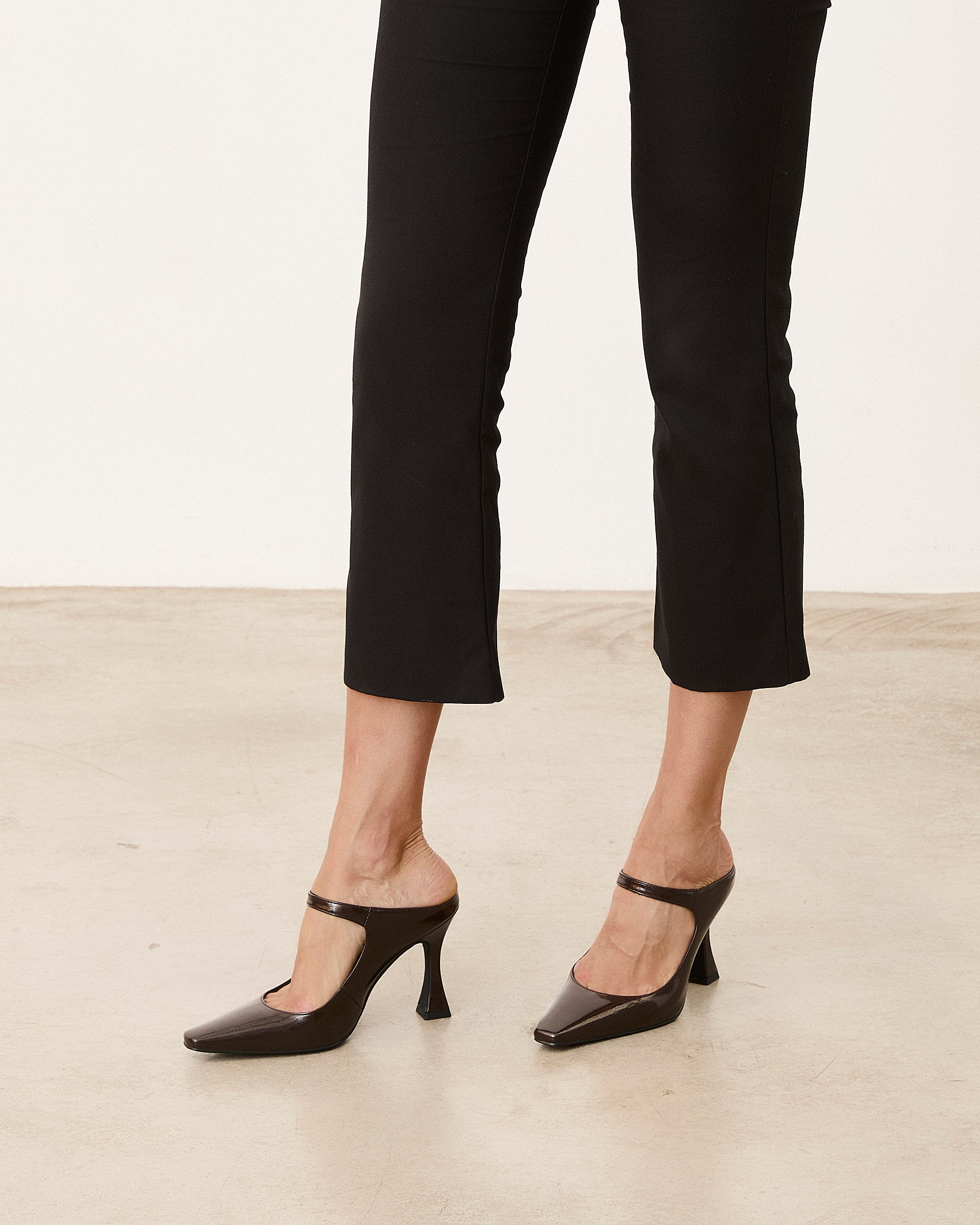 MIM Tacón cerrado TESS CHOCOLATE