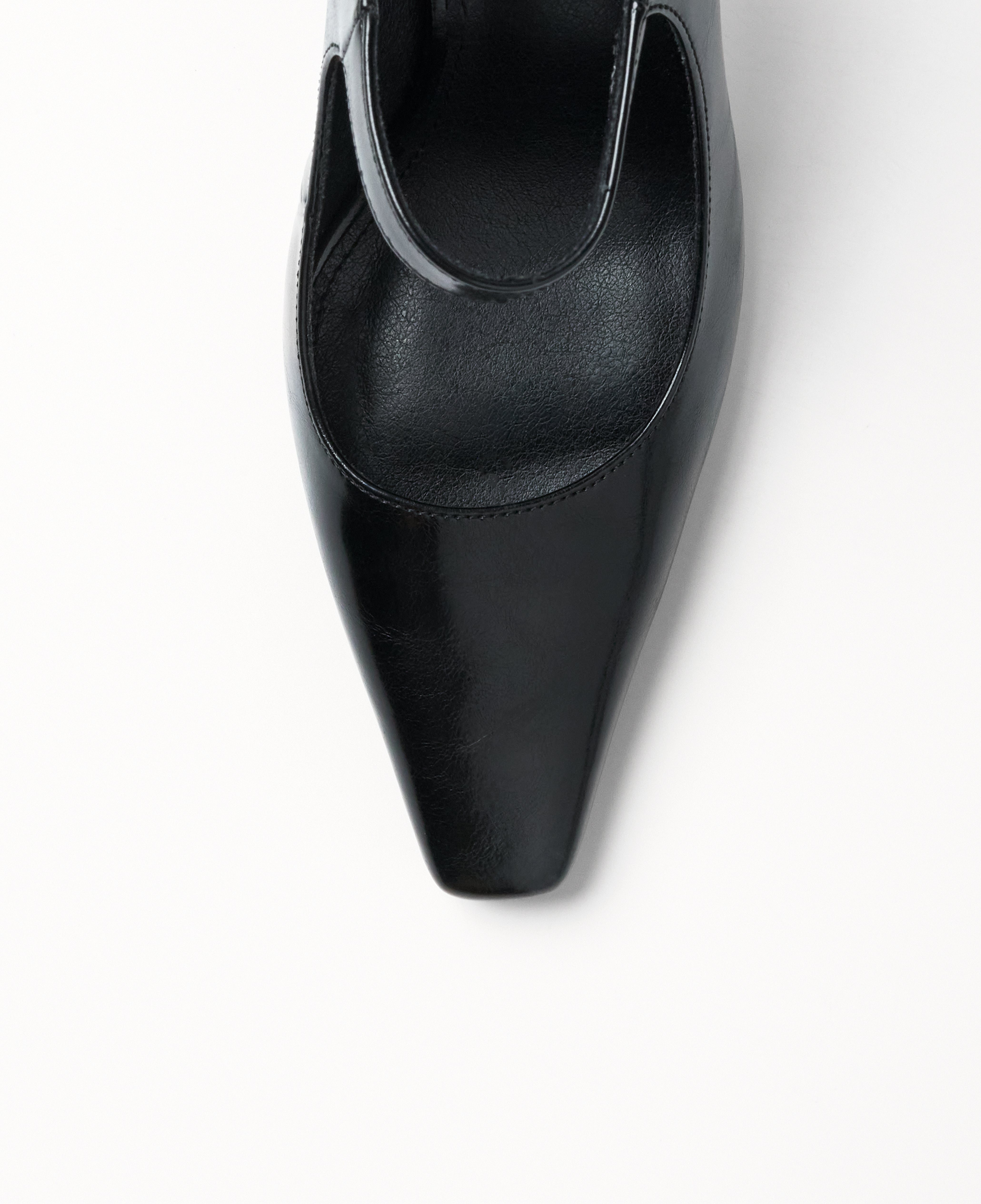 MIM Tacón cerrado TESS NEGRO