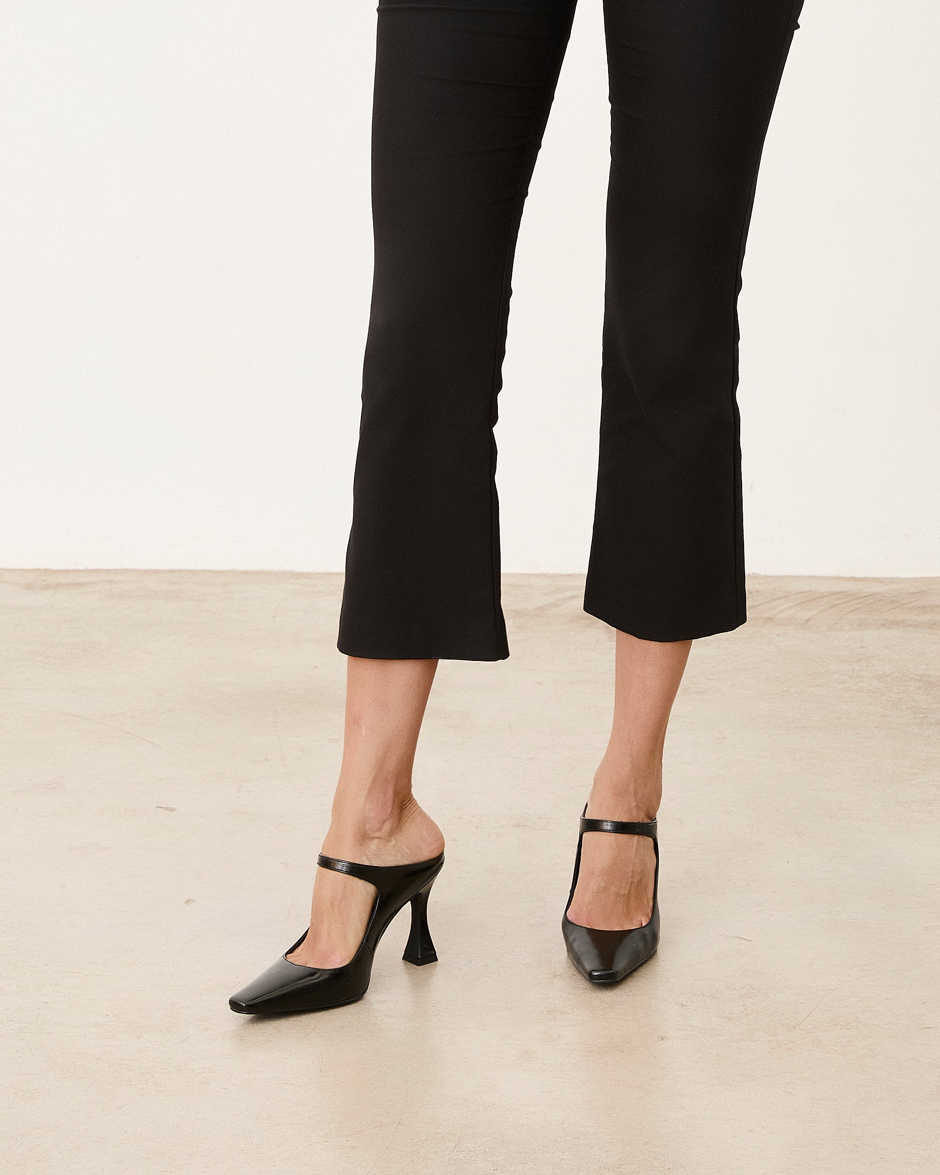 MIM Tacón cerrado TESS NEGRO