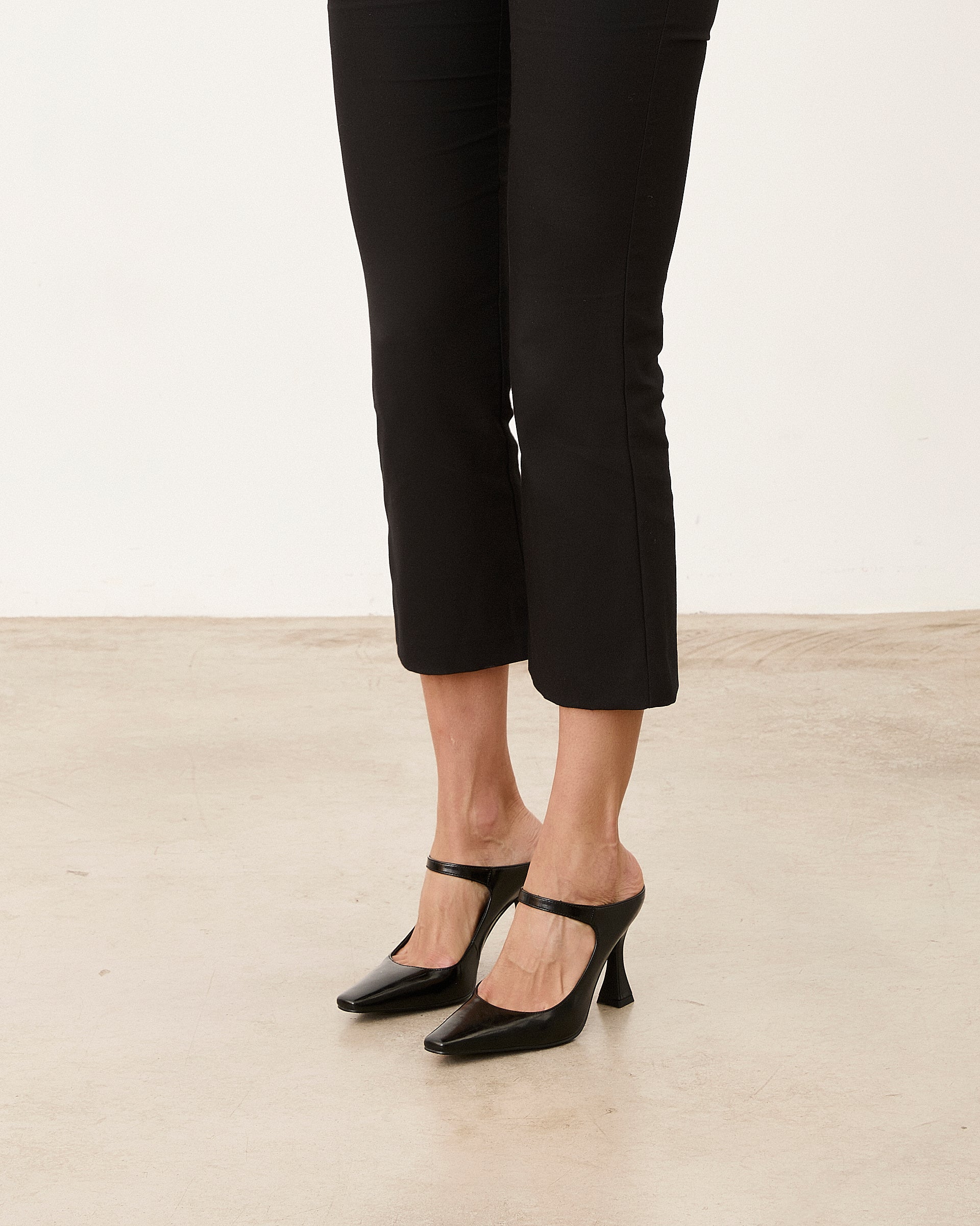 MIM Tacón cerrado TESS NEGRO