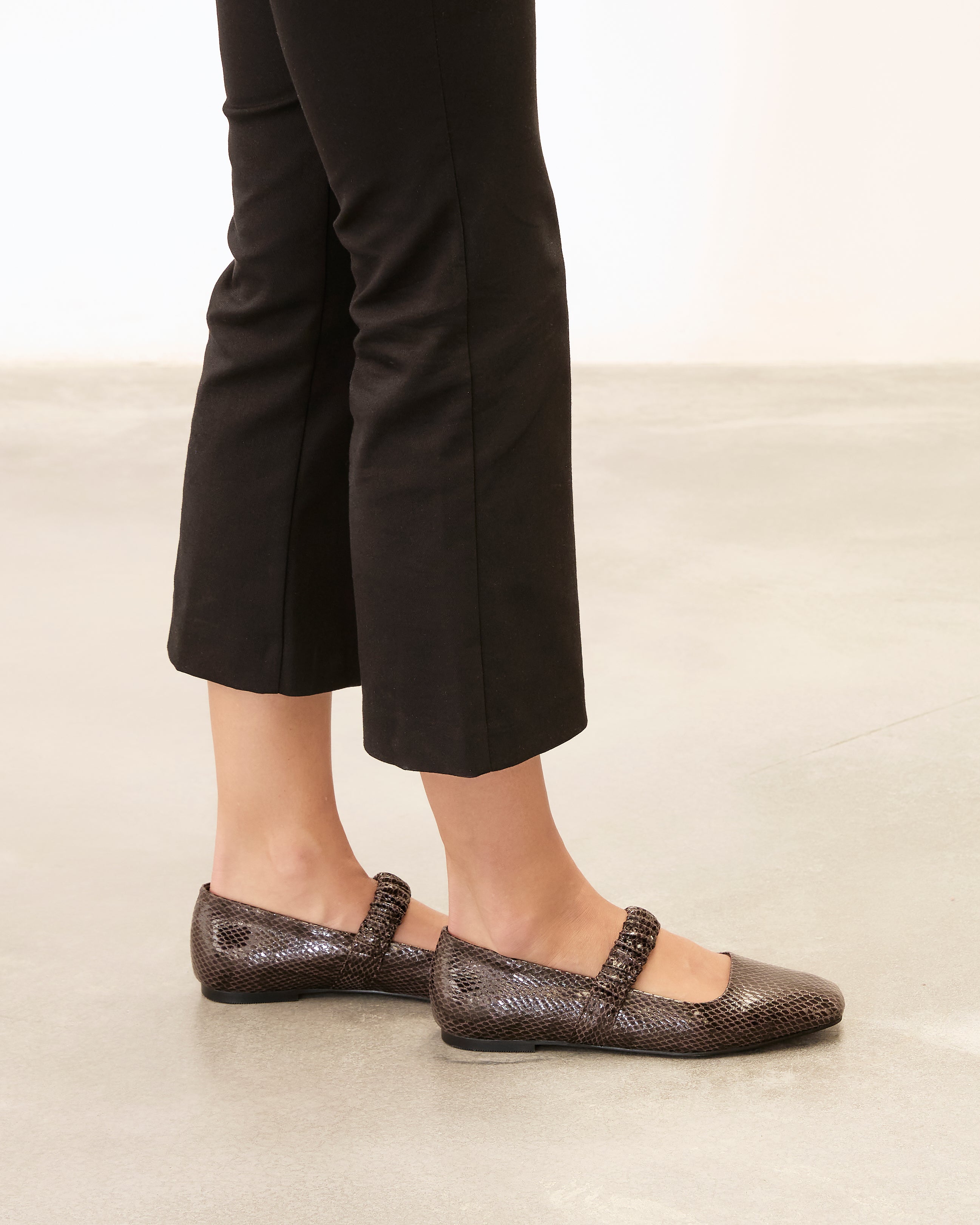 MIM Zapato Plano DEVI CHOCOLATE SNAKE