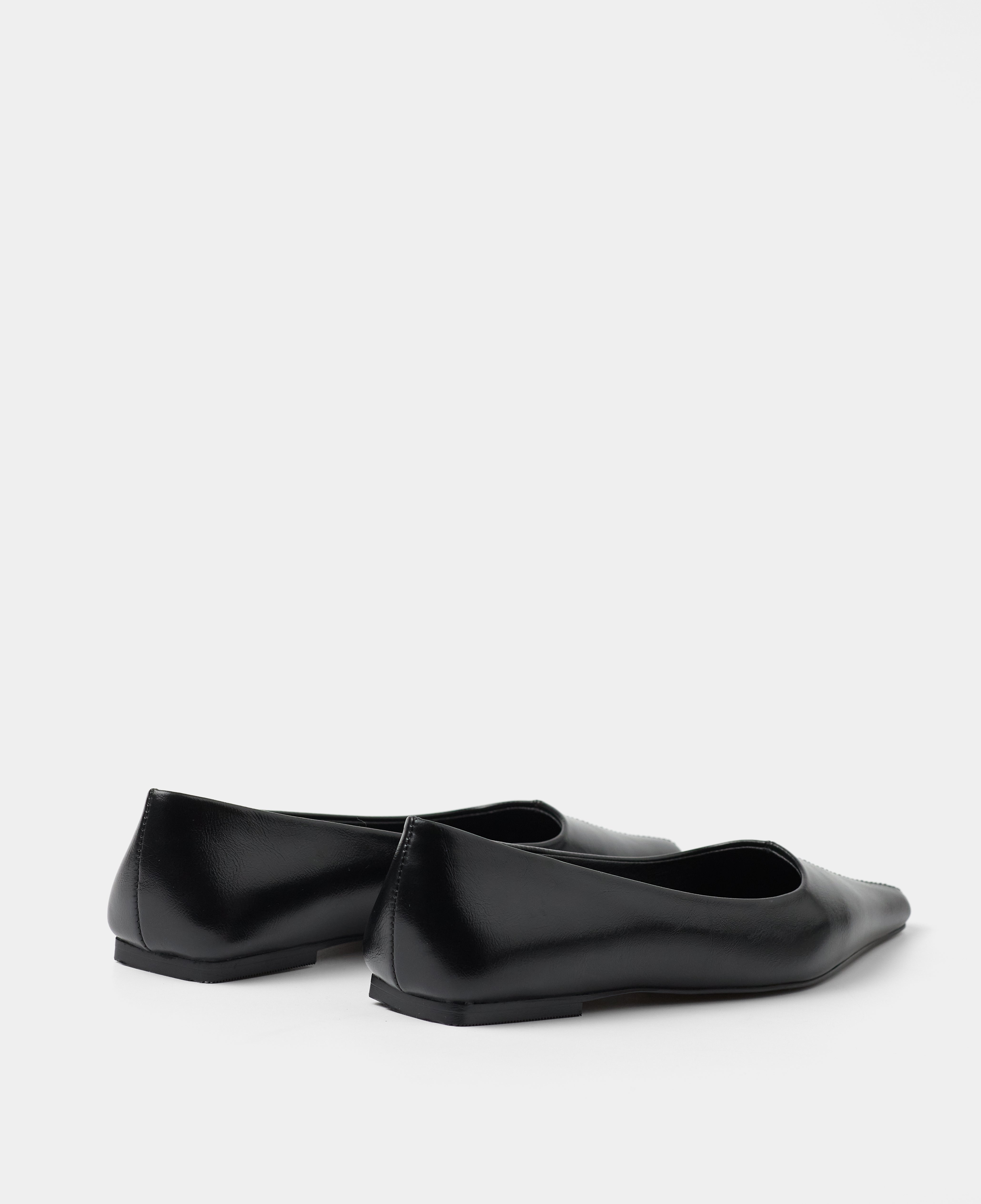 MIM Zapato Plano MUCA NEGRO